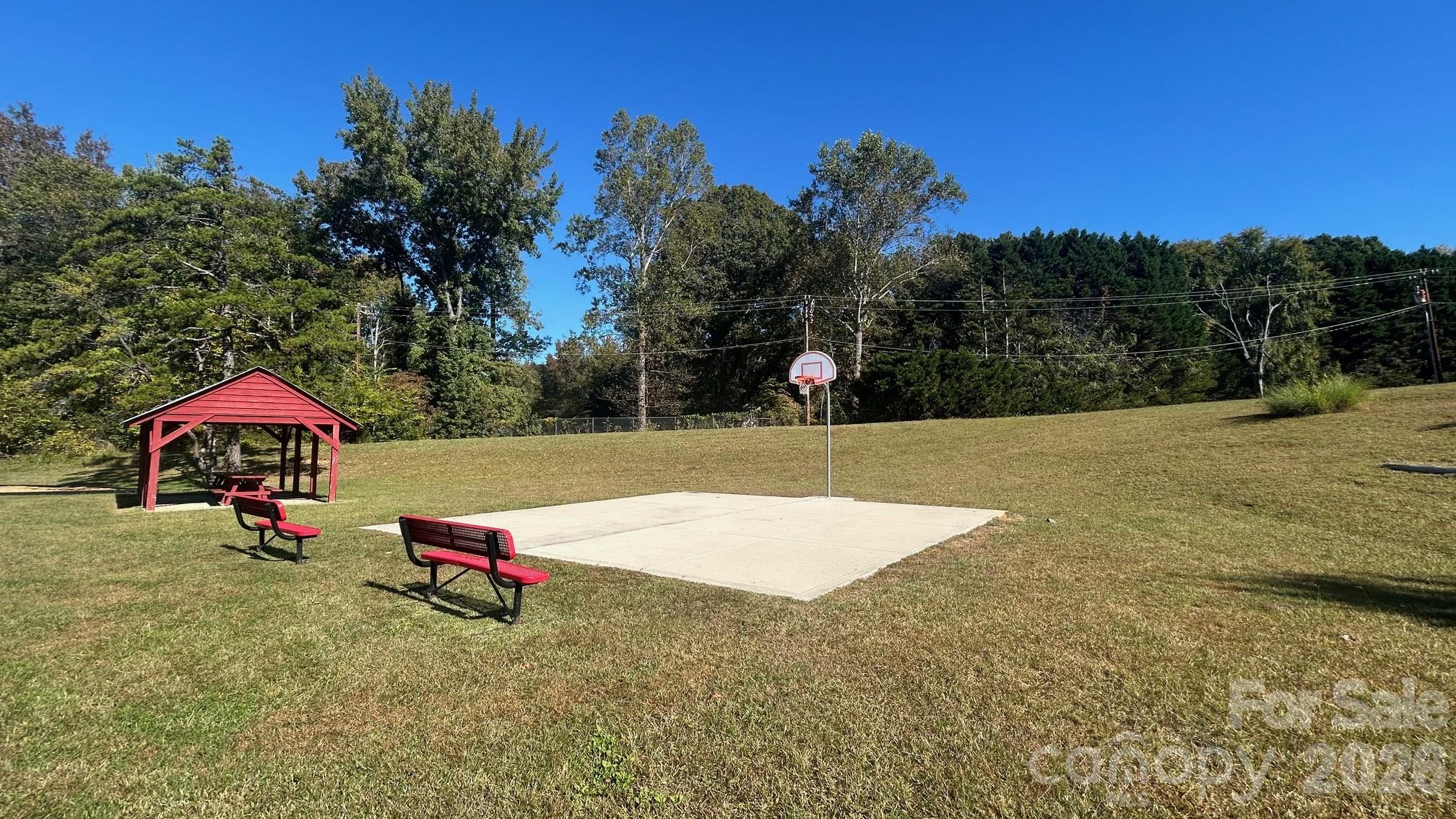 8001 Saddlehorse Lane Property Photo 34