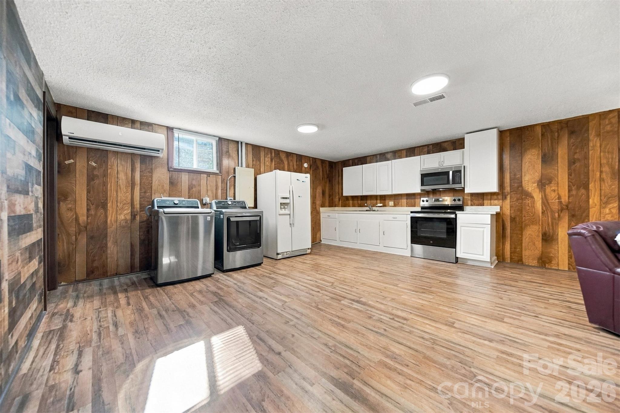 1202 Airport Rhodhiss Road Property Photo 4