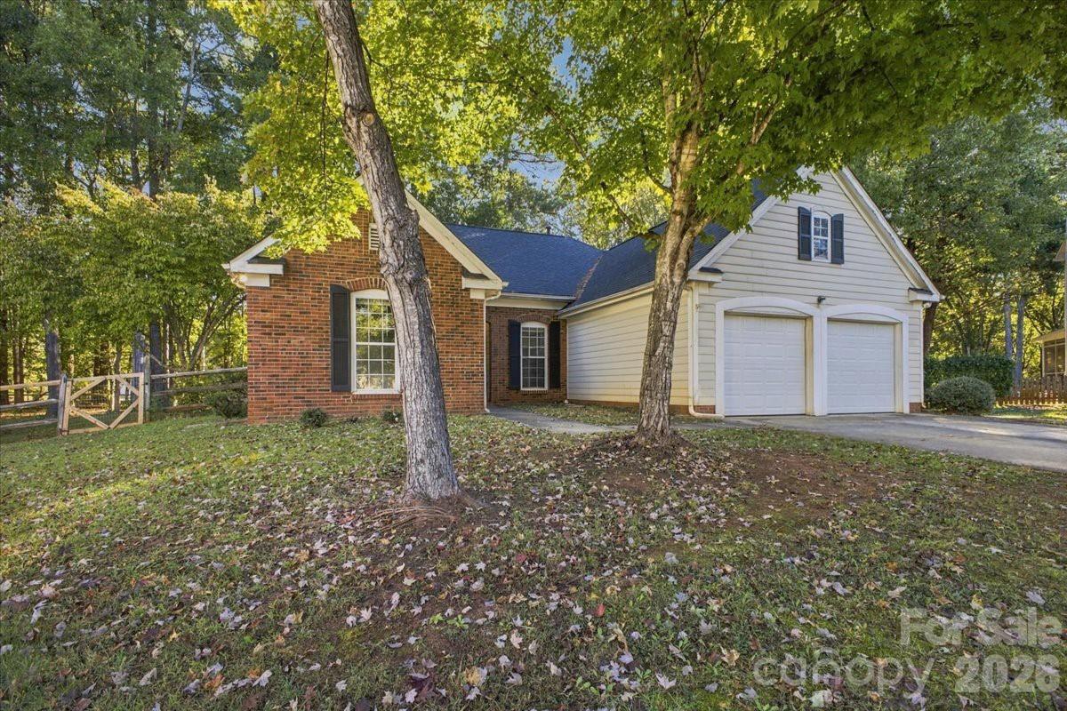11219 Turmeric Court Property Photo 3
