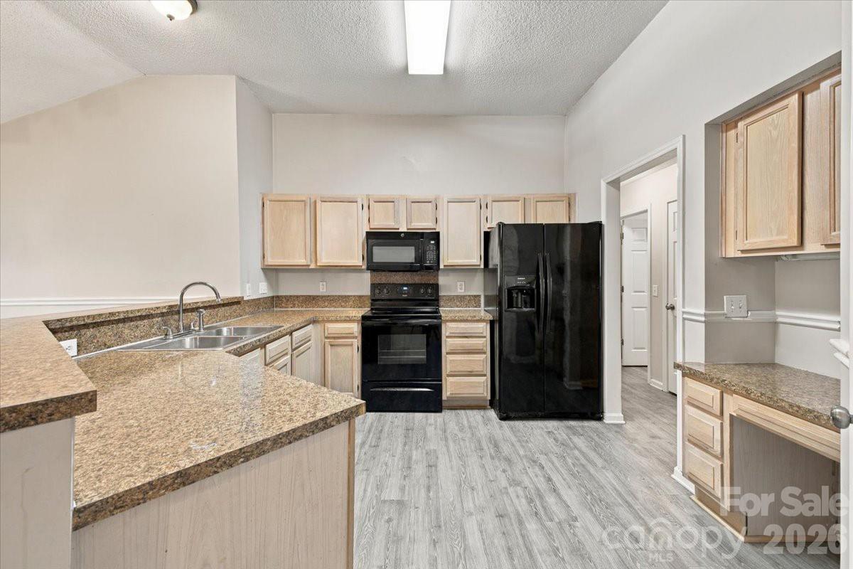 11219 Turmeric Court Property Photo 10