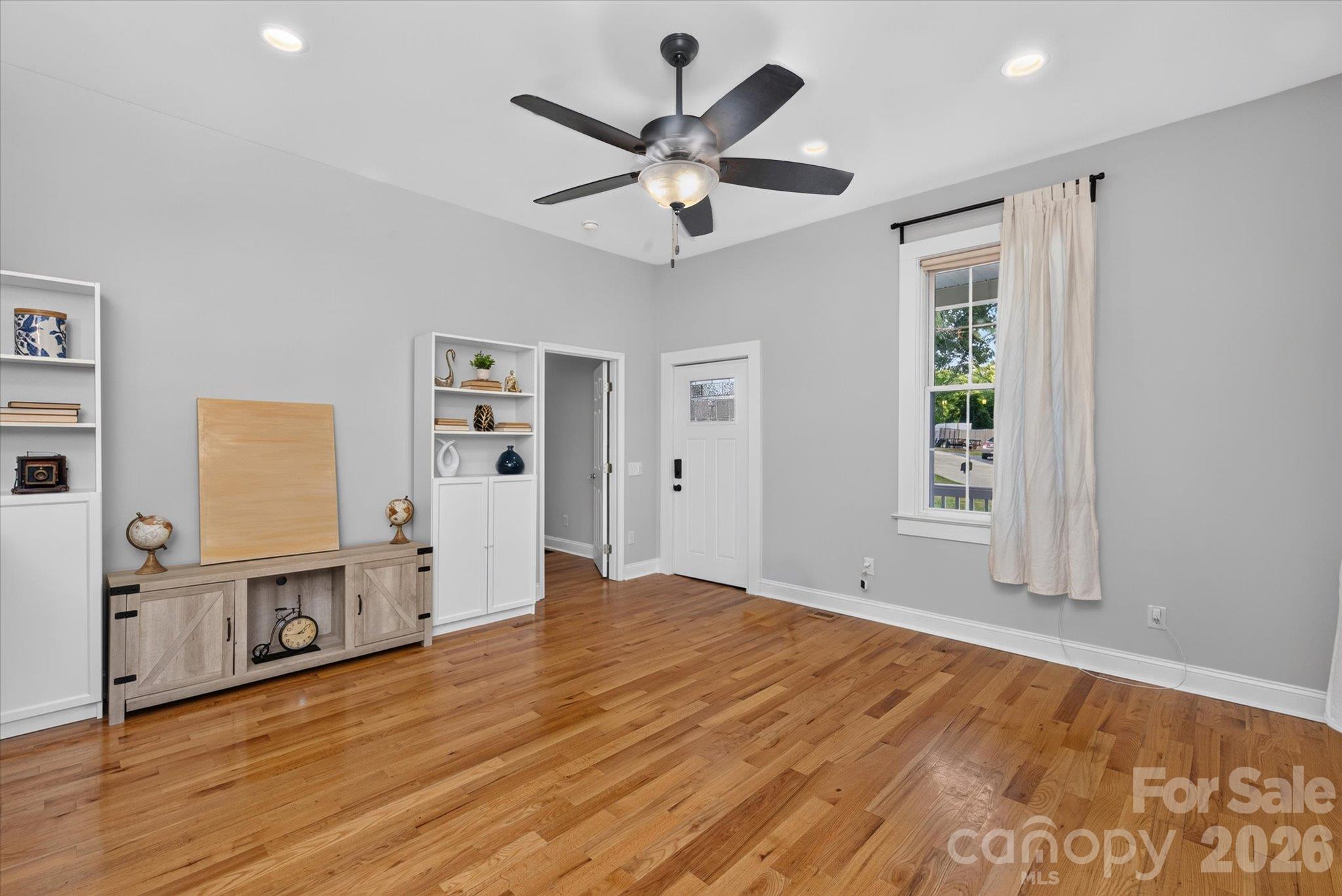 233 Florence Street Property Photo 6