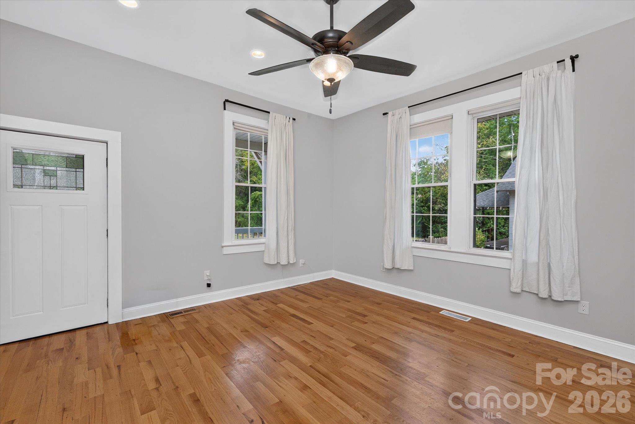 233 Florence Street Property Photo 8