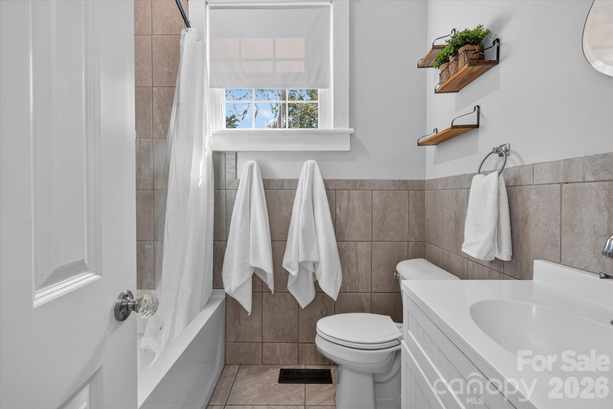233 Florence Street Property Photo 18