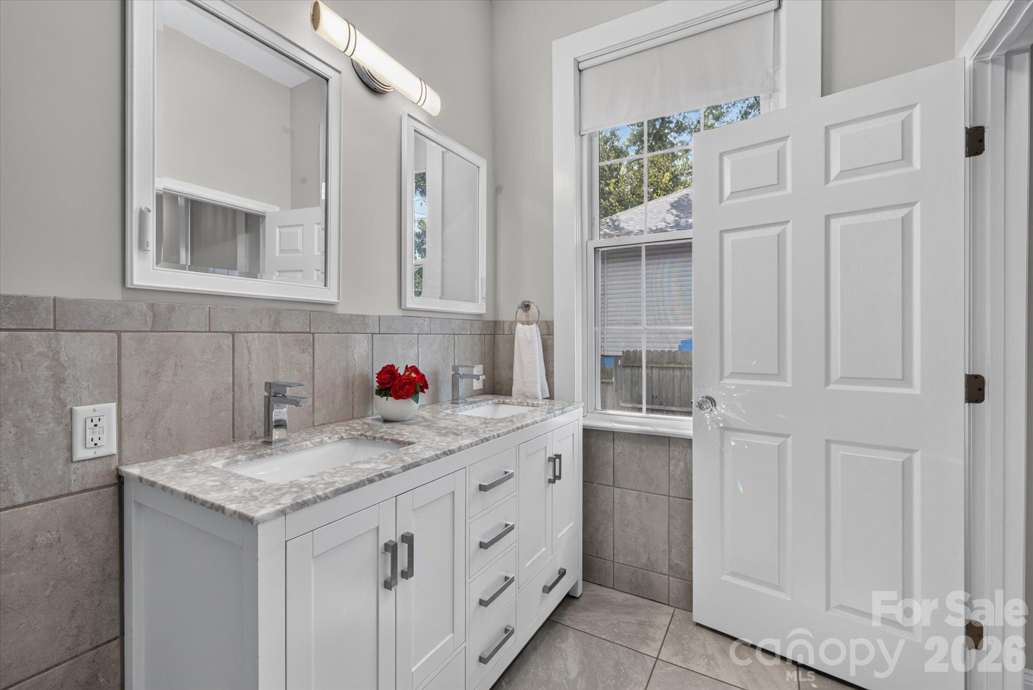233 Florence Street Property Photo 25