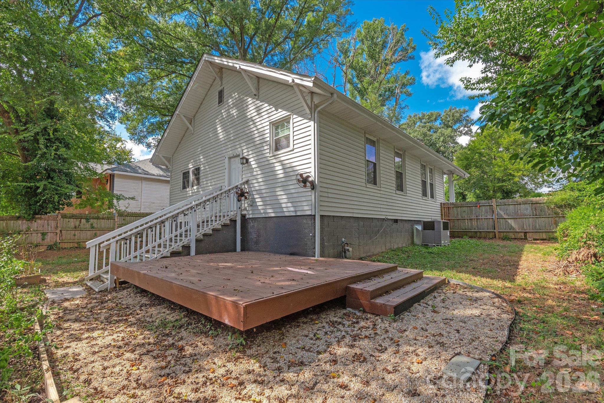 233 Florence Street Property Photo 30