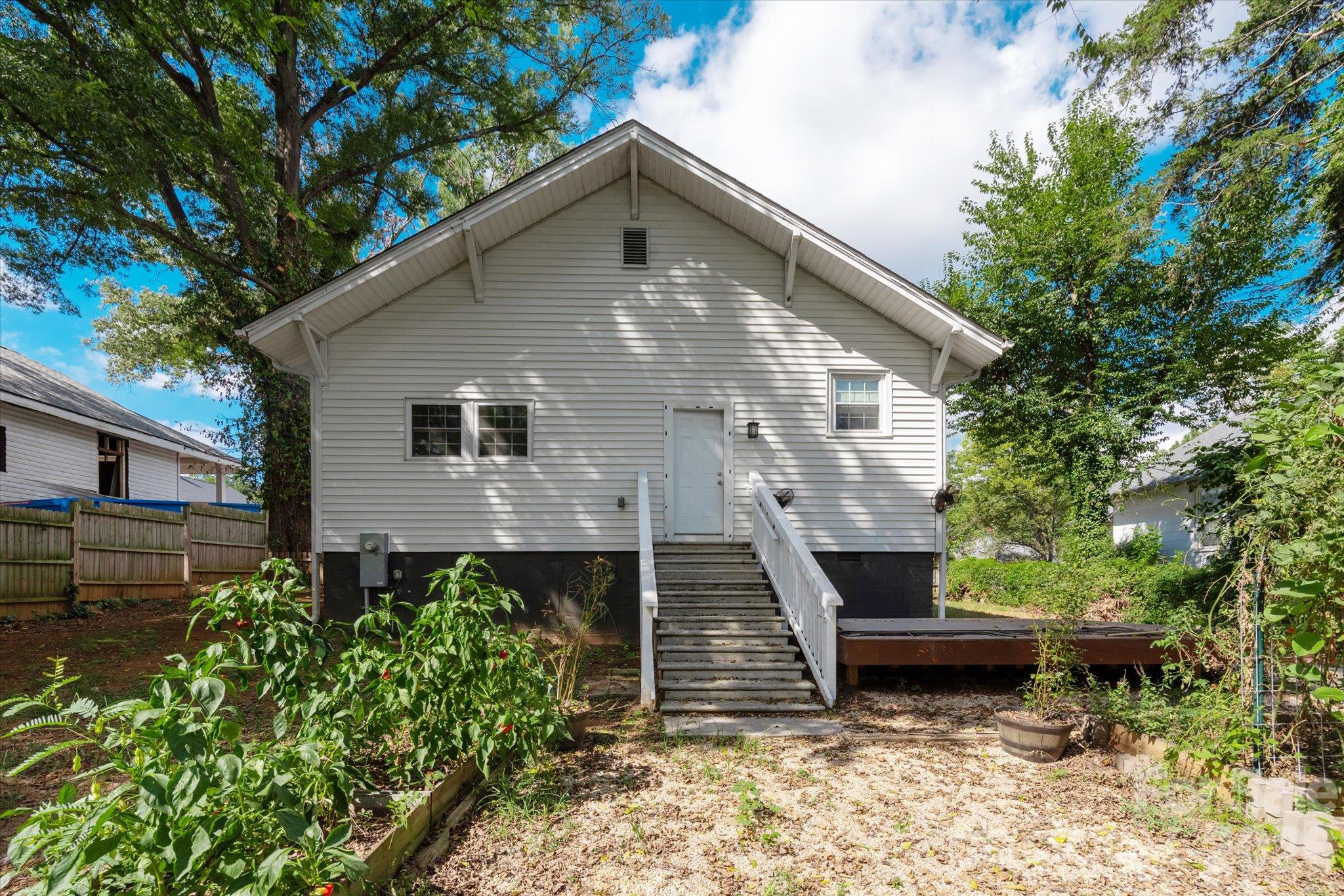 233 Florence Street Property Photo 36