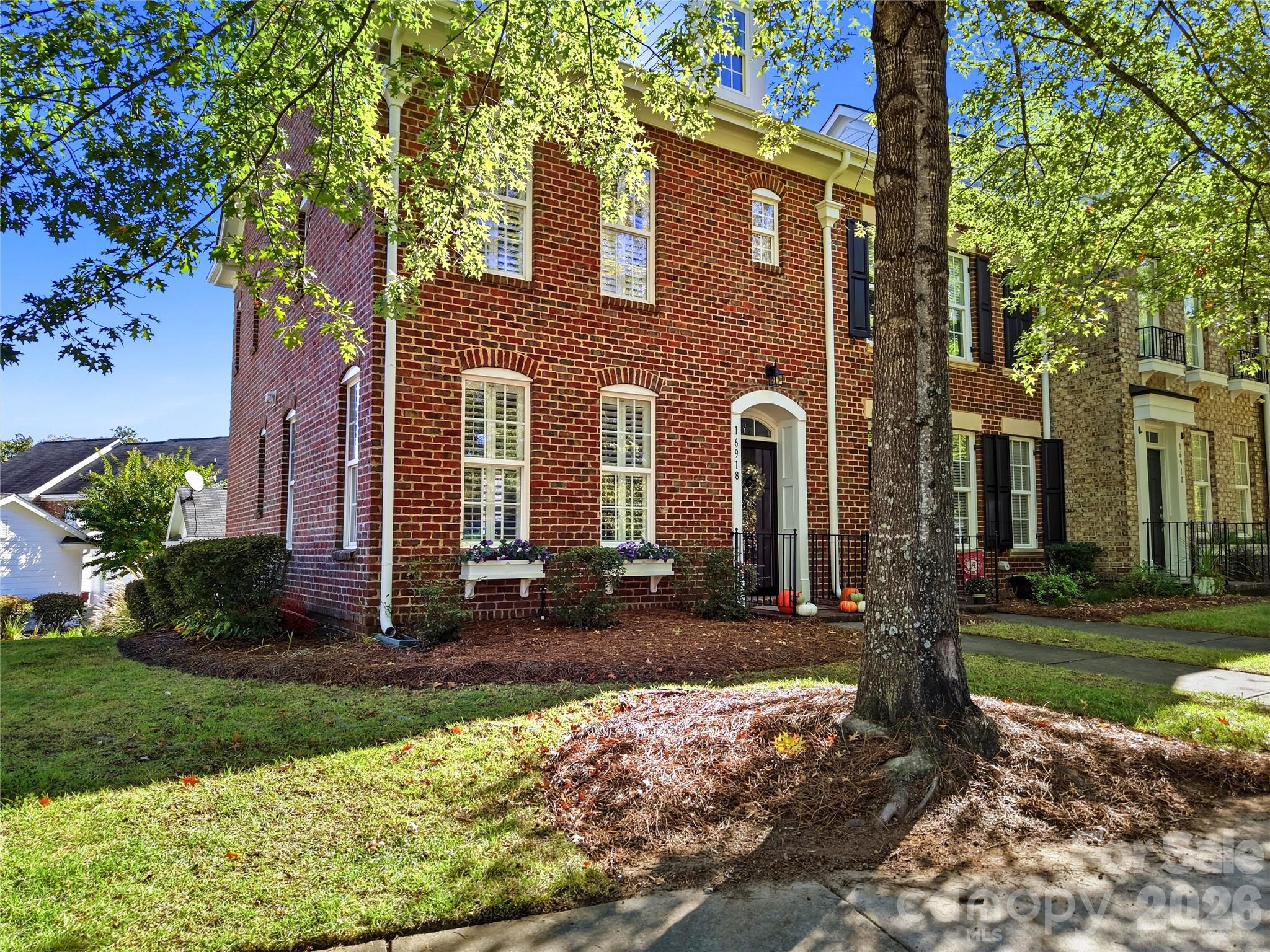 16918 Summers Walk Boulevard Property Photo 2