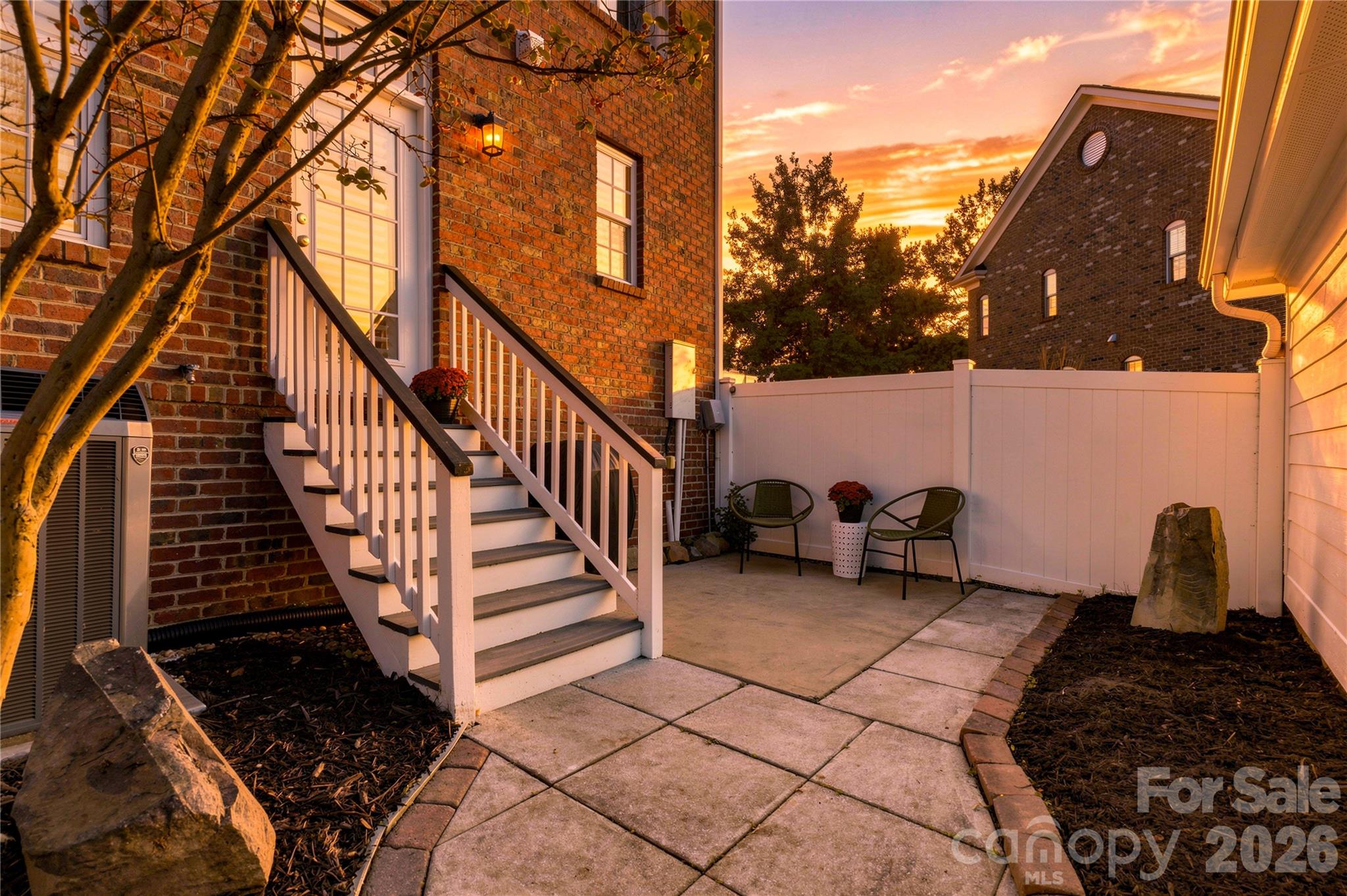 16918 Summers Walk Boulevard Property Photo 4
