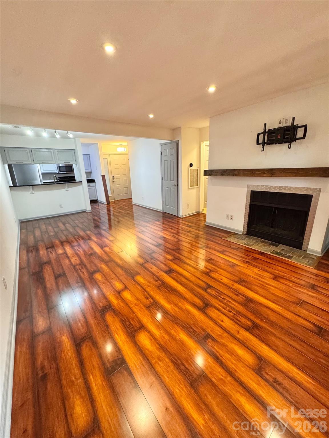 308 Queens Road 26 Property Photo 4