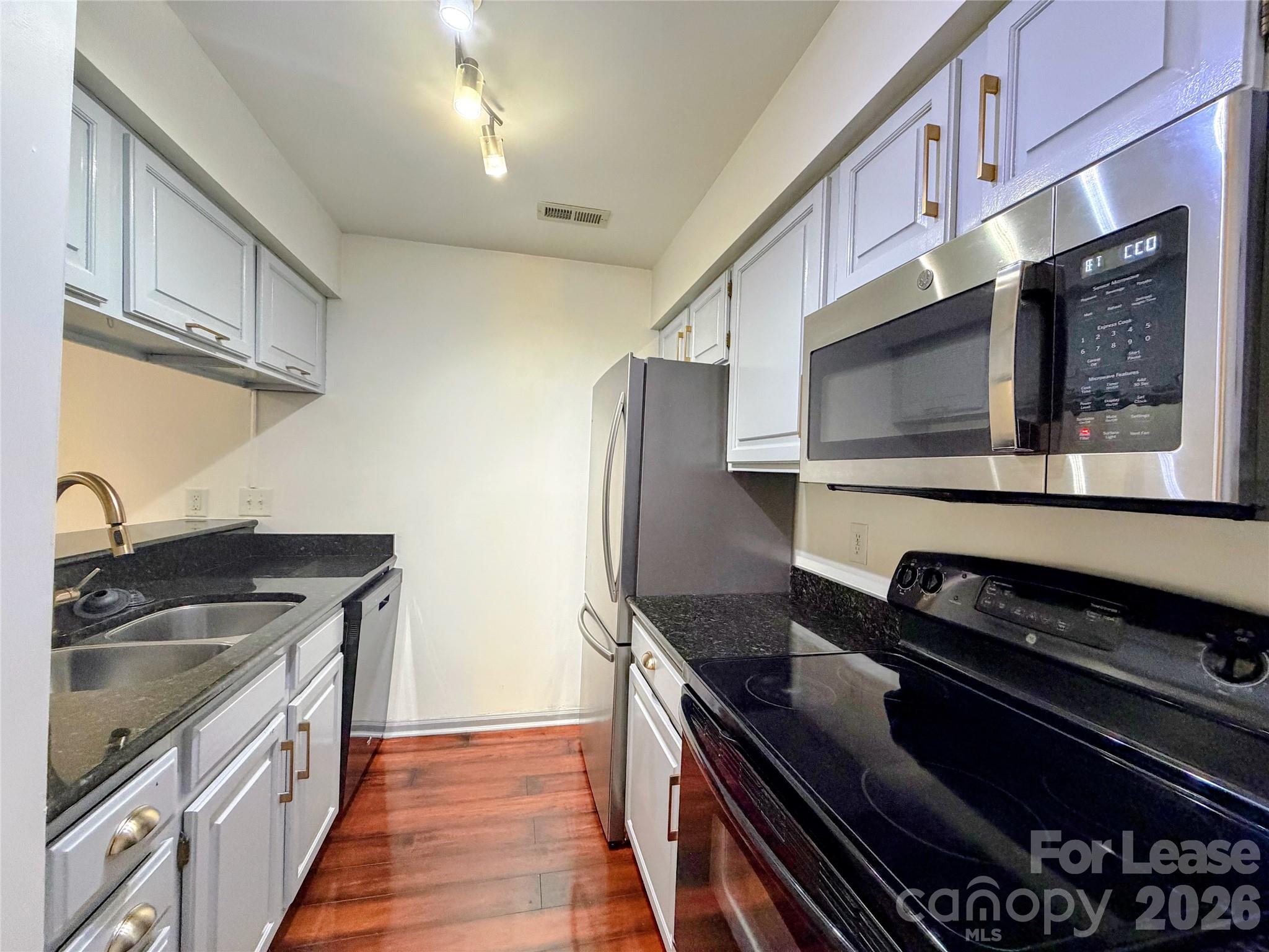 308 Queens Road 26 Property Photo 14