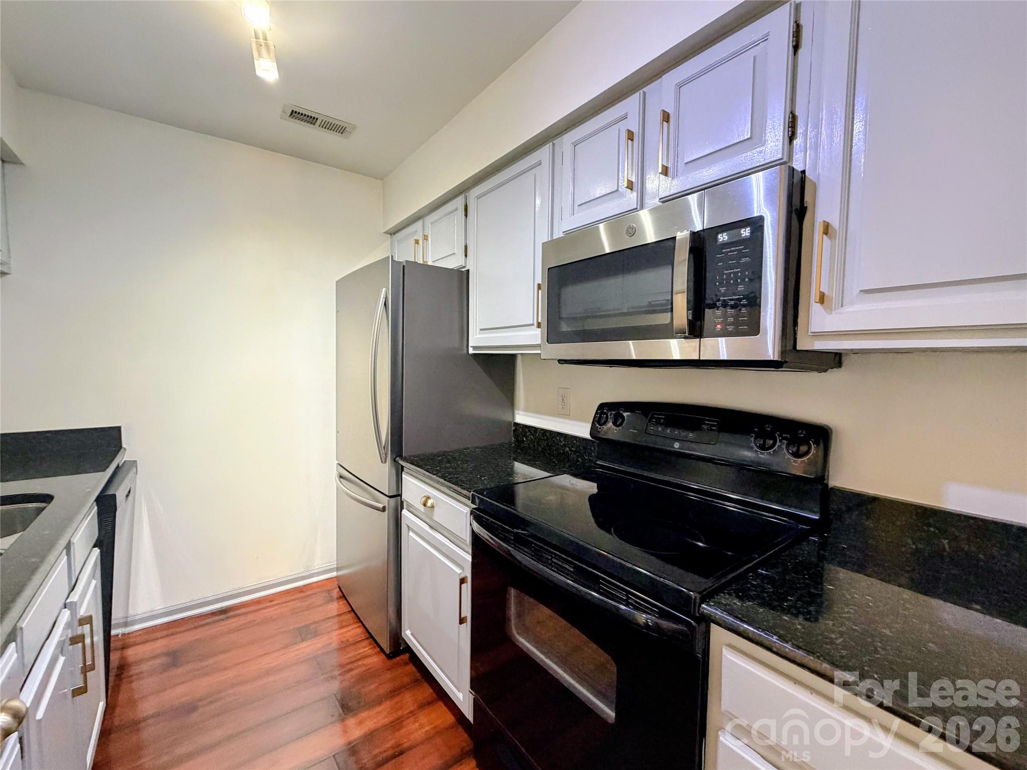308 Queens Road 26 Property Photo 15