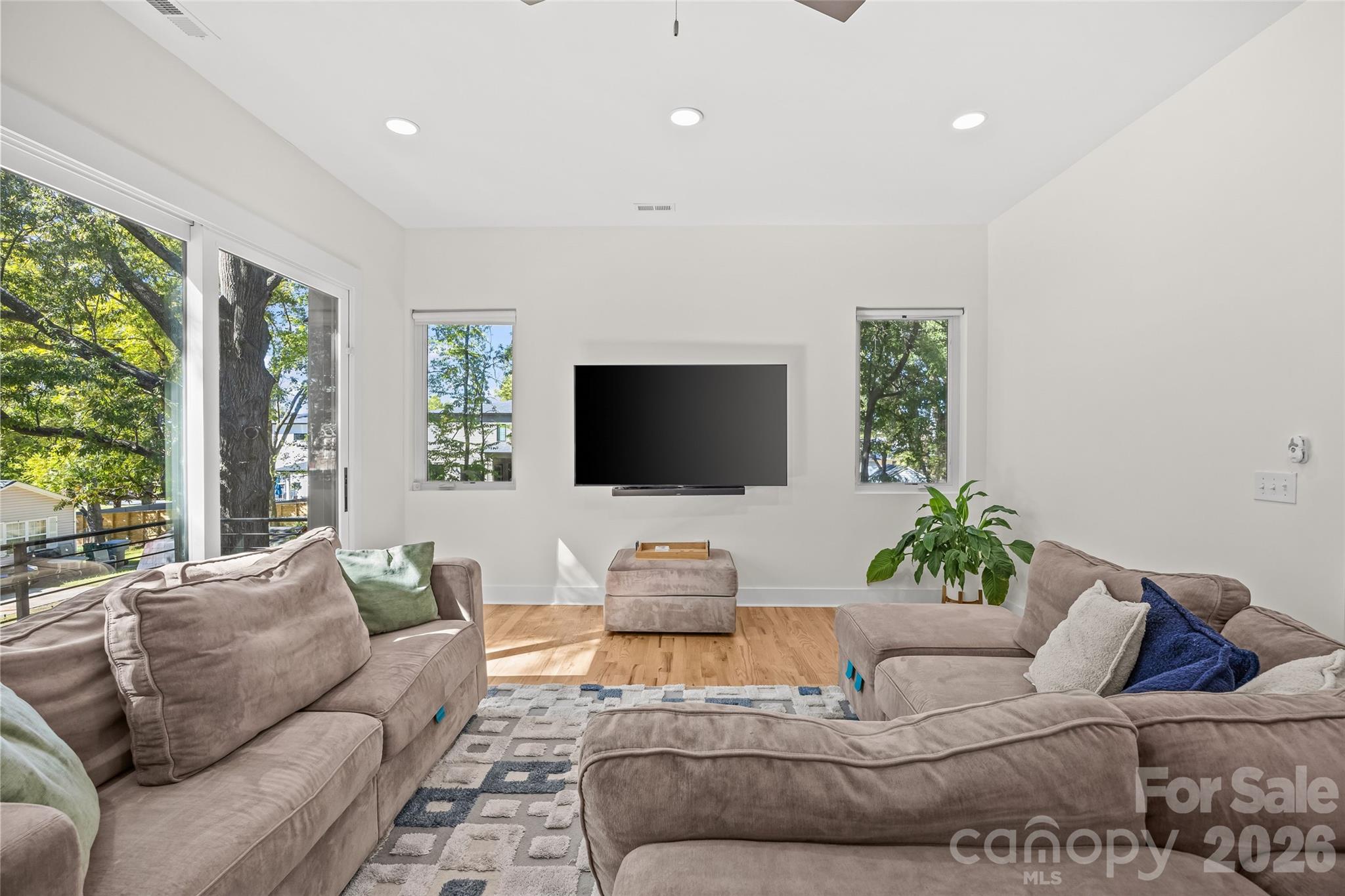 1315 Davidson Street Property Photo 9