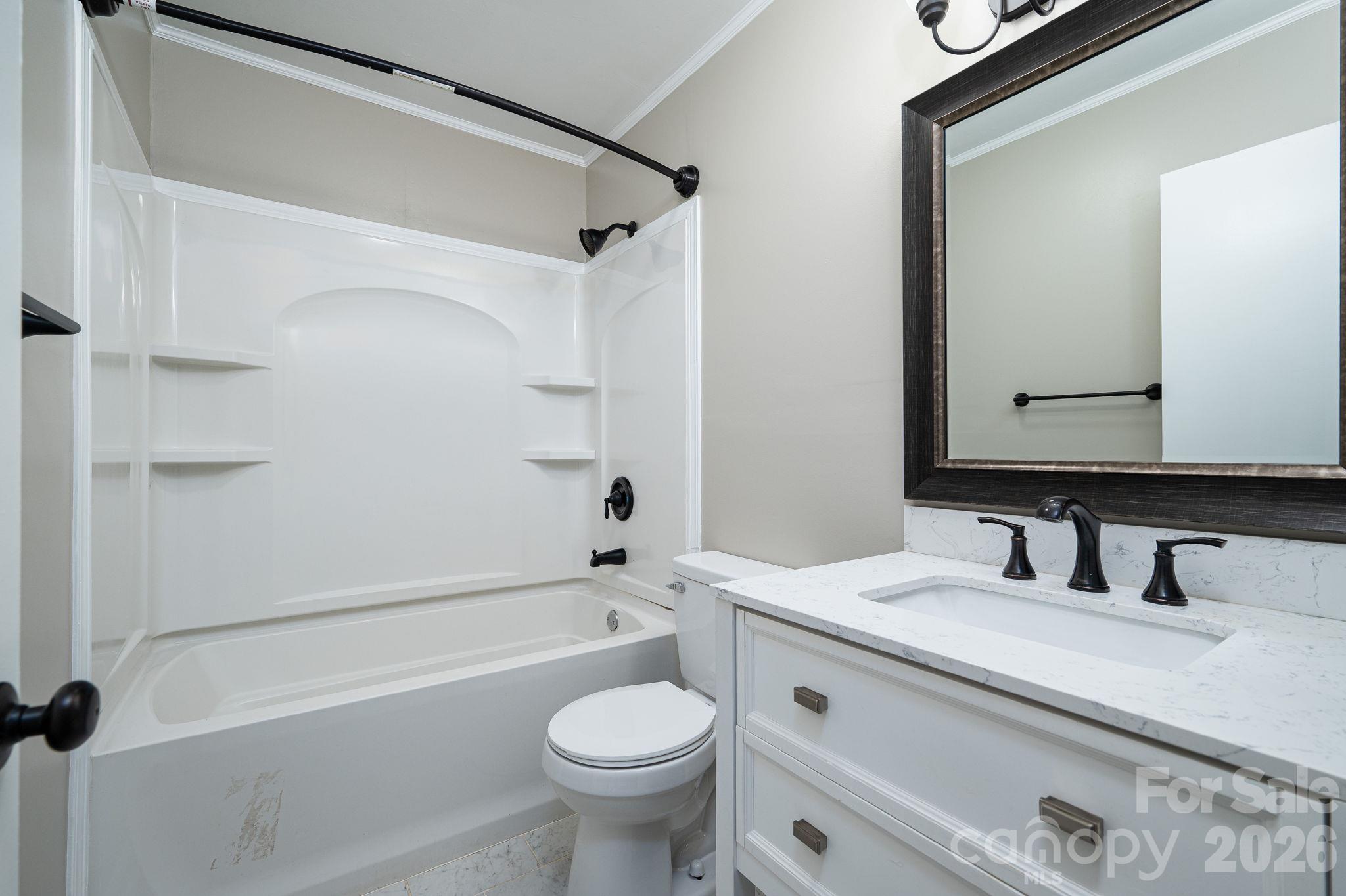 413 E Klutz Street Property Photo 18
