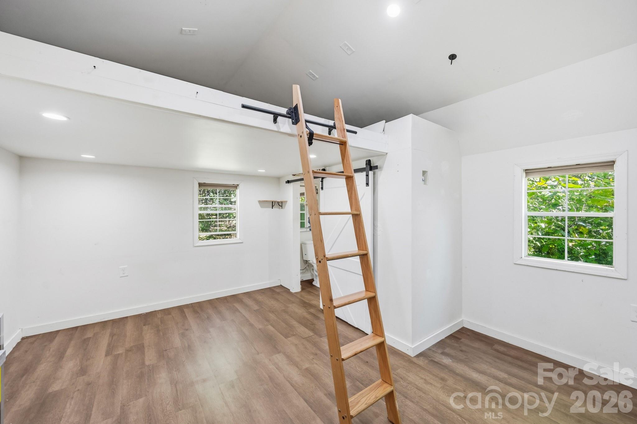 40 11th Street Property Photo 32