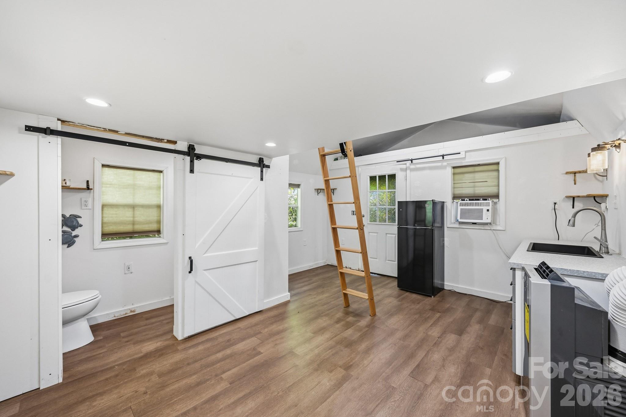 40 11th Street Property Photo 34