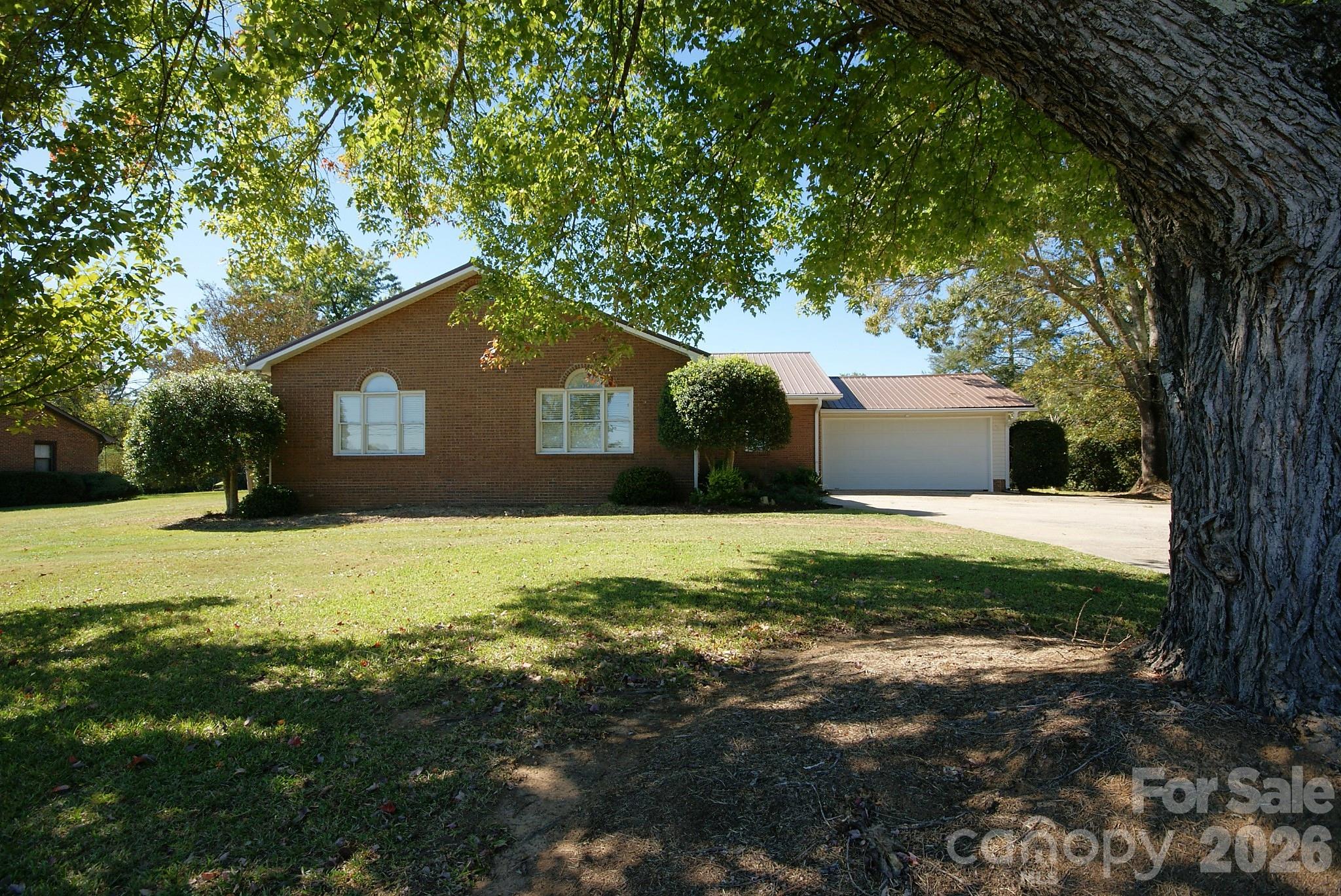 2122 Griffith Road Property Photo 1
