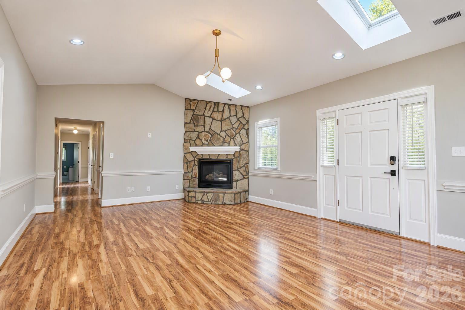 2122 Griffith Road Property Photo 8