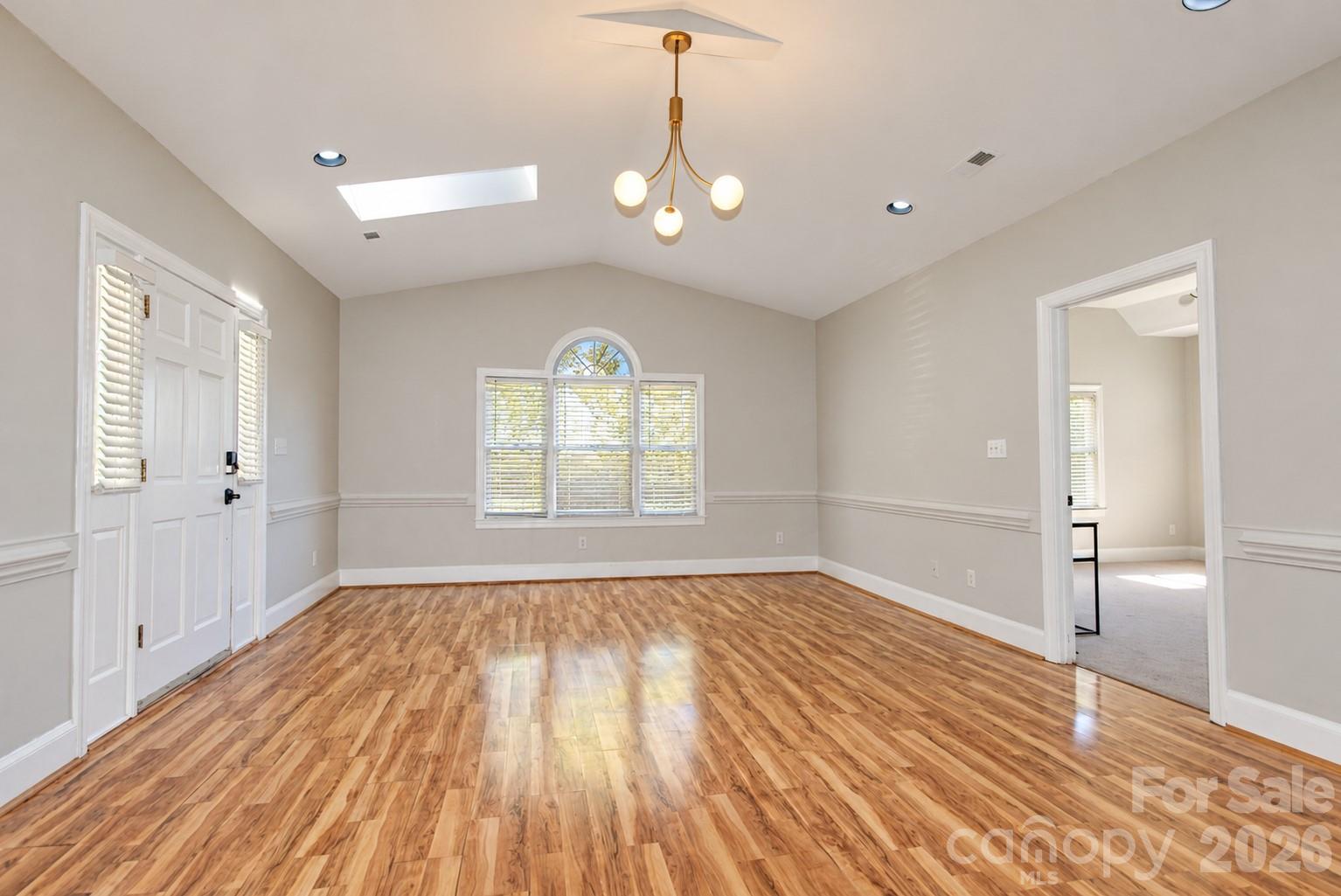 2122 Griffith Road Property Photo 9