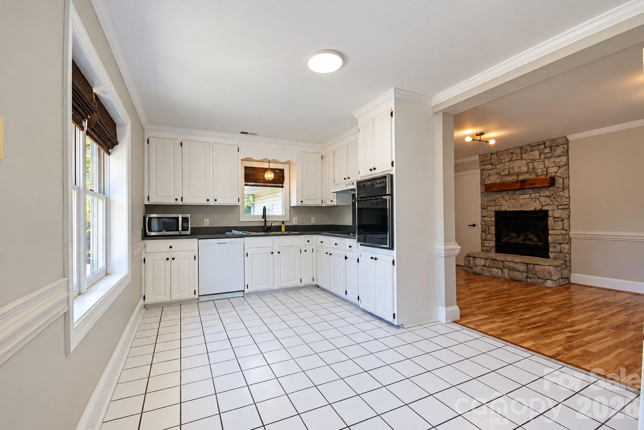 2122 Griffith Road Property Photo 11