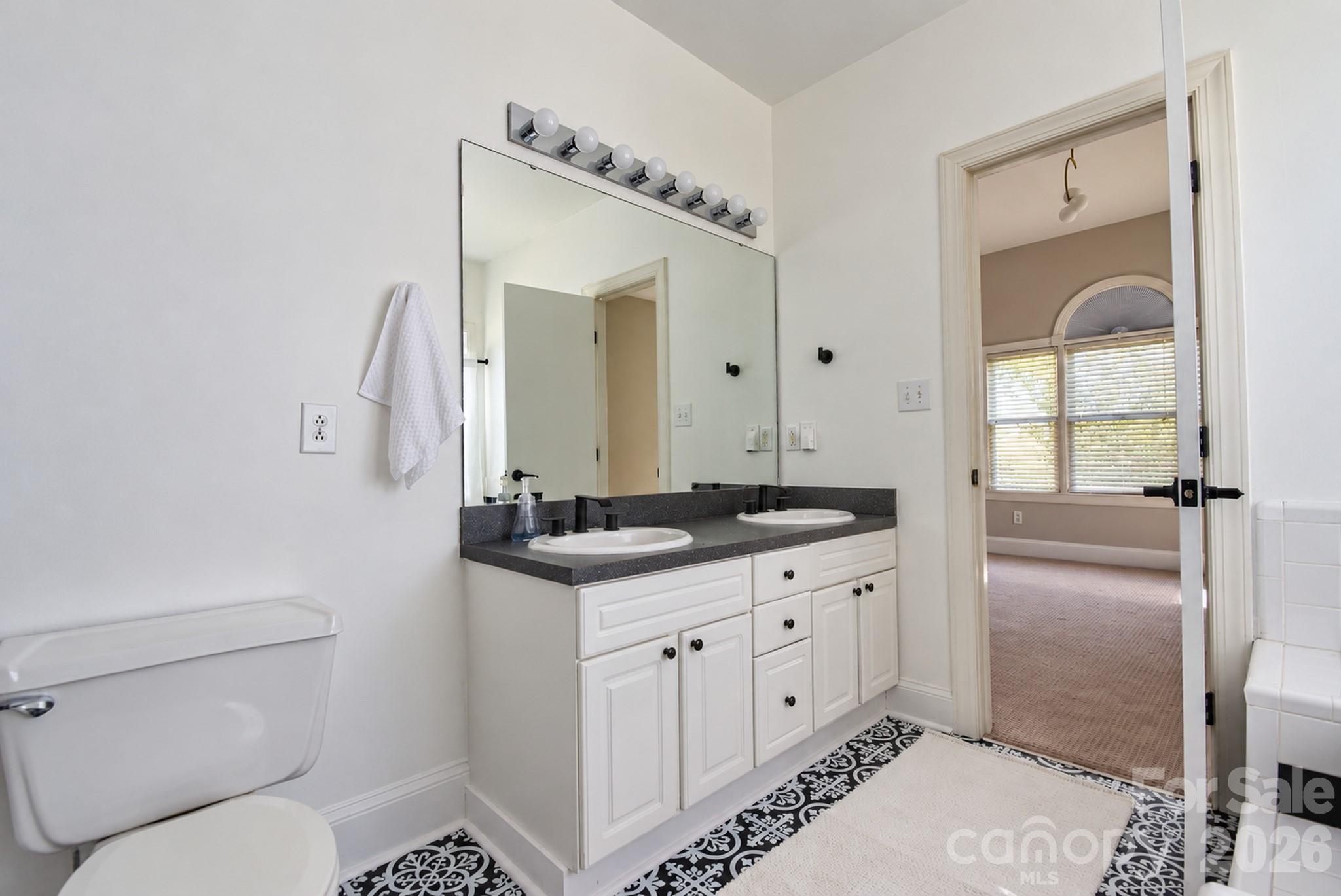 2122 Griffith Road Property Photo 19