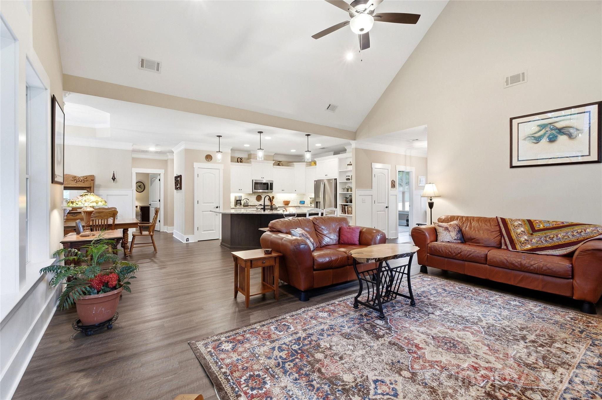 190 Shenandoah Drive Property Photo 4
