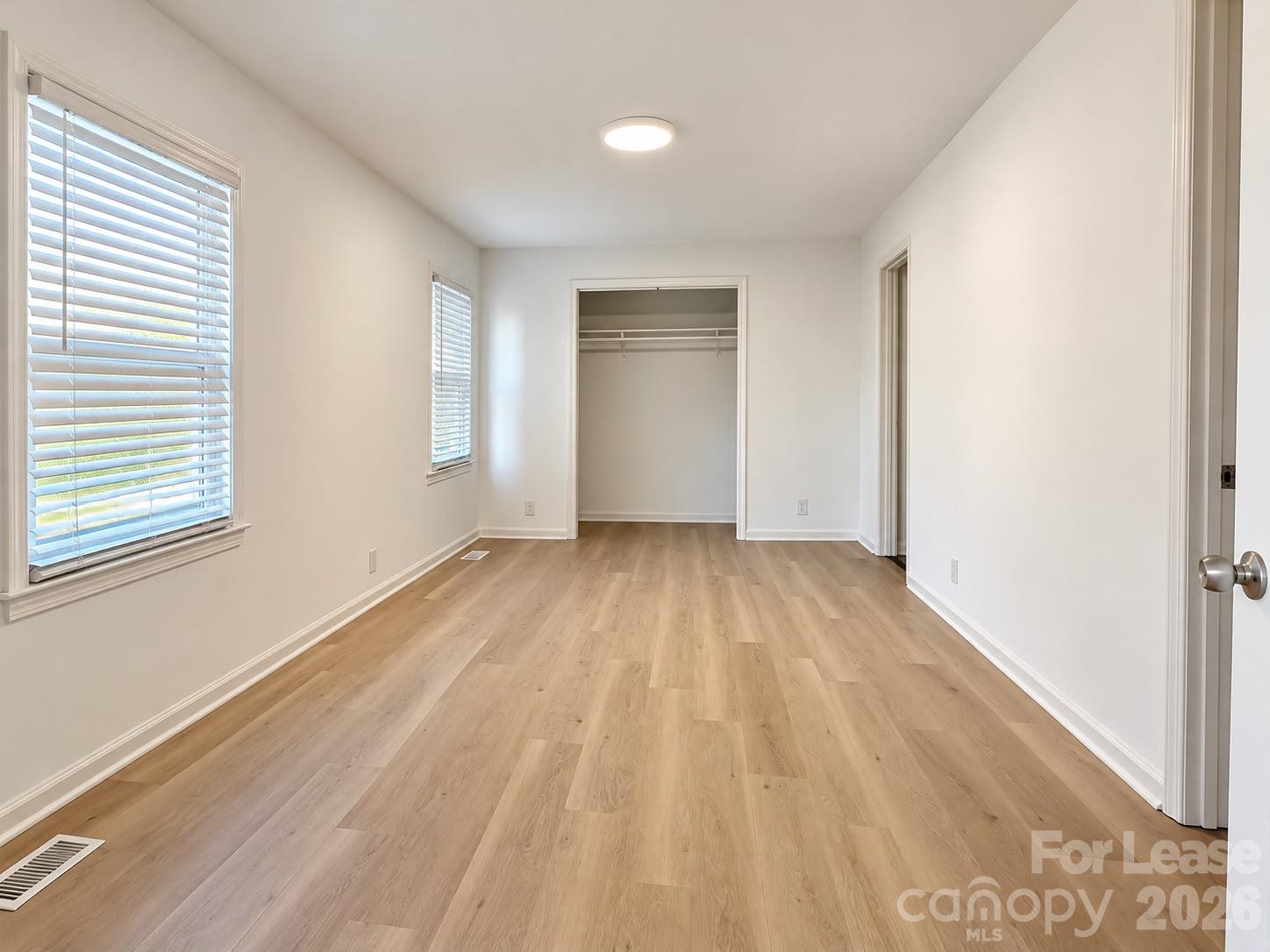 936 Holland Avenue Property Photo 2