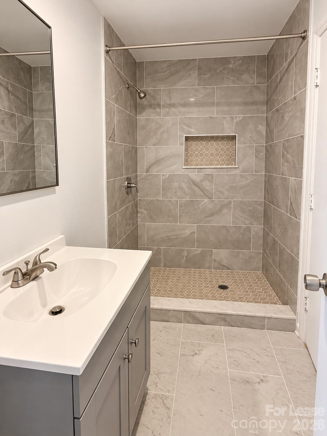 936 Holland Avenue Property Photo 3