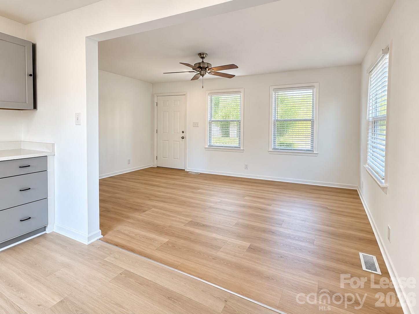 936 Holland Avenue Property Photo 7