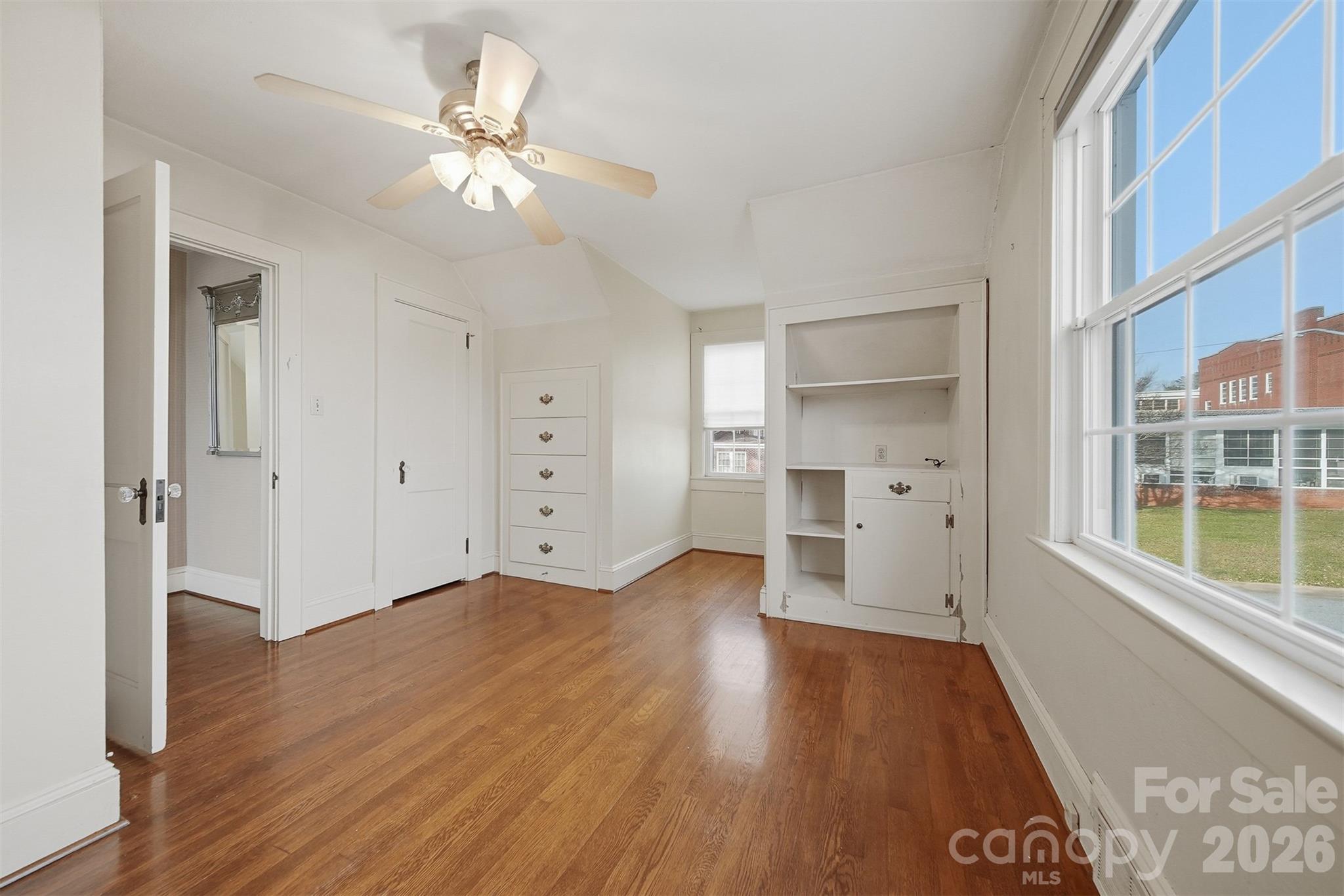 323 4th Street Place Property Photo 14