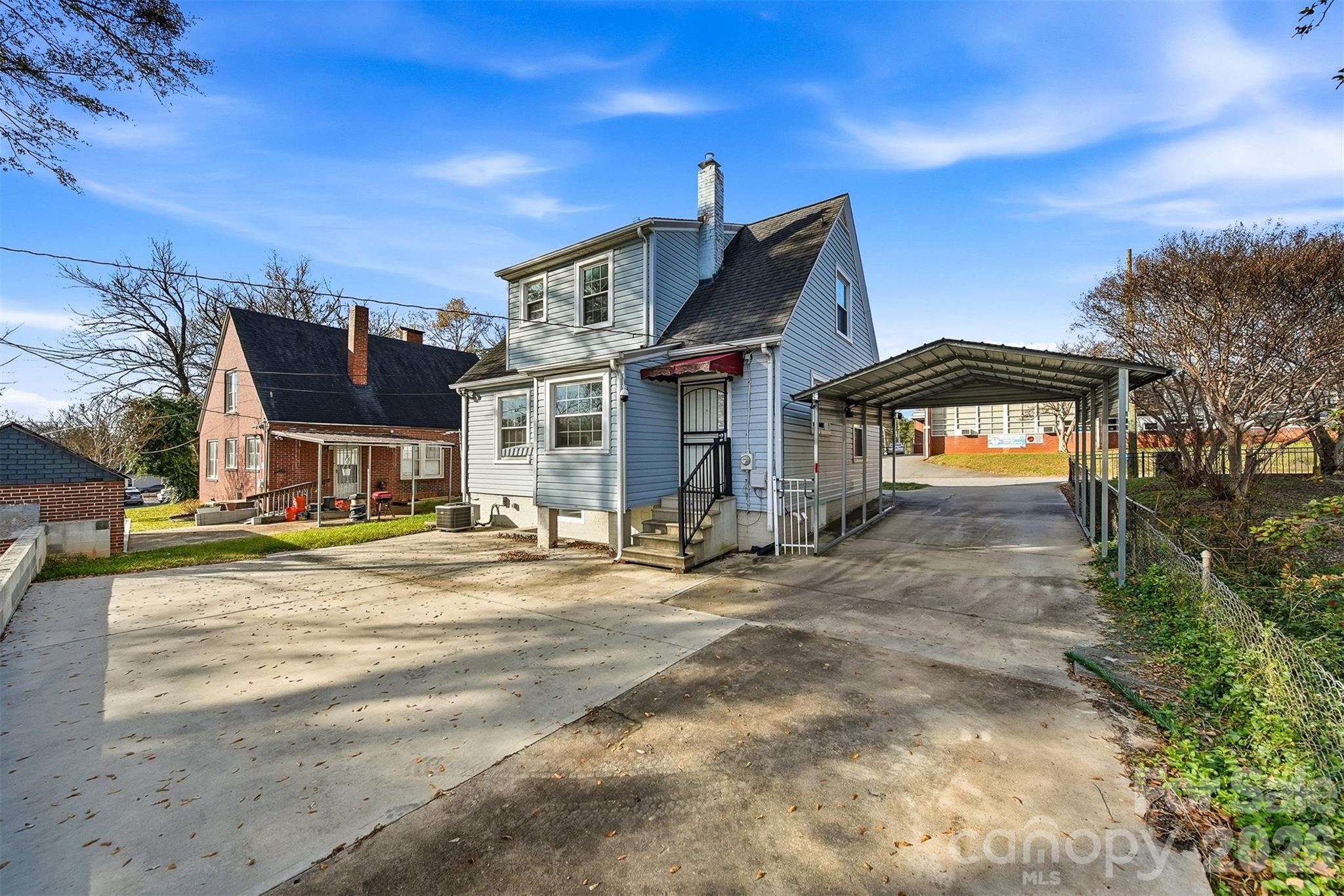 323 4th Street Place Property Photo 17