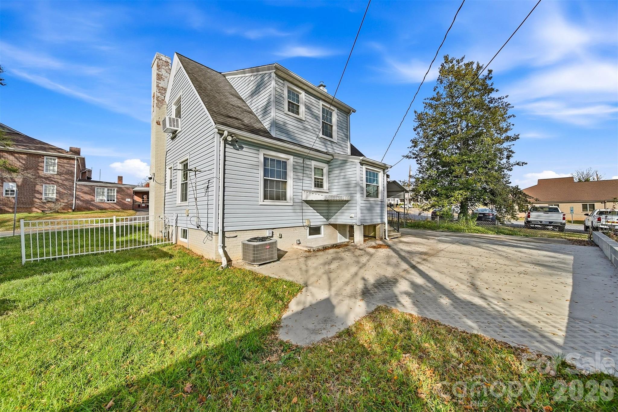 323 4th Street Place Property Photo 18