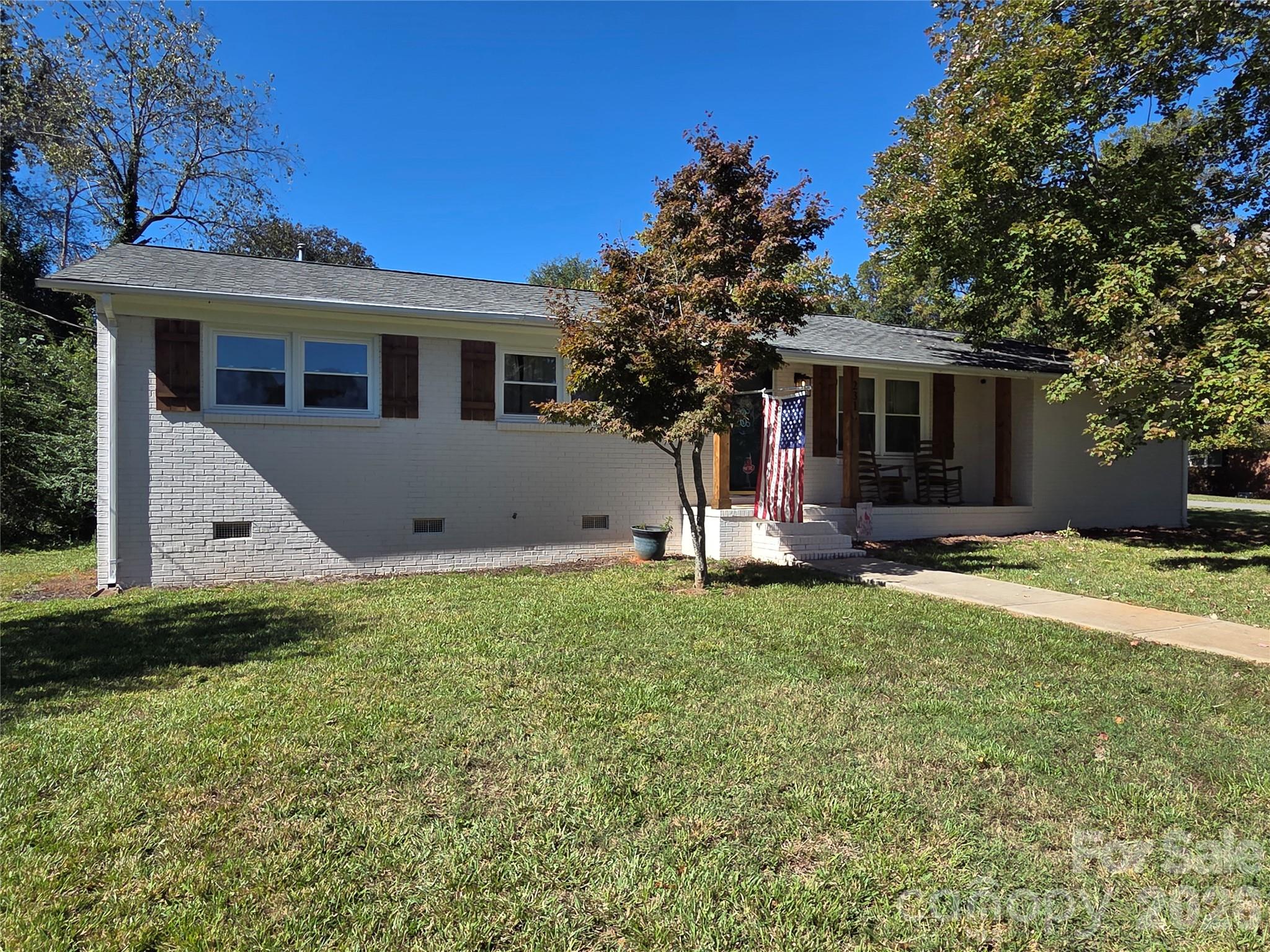 231 Oaklawn Drive Property Photo 1