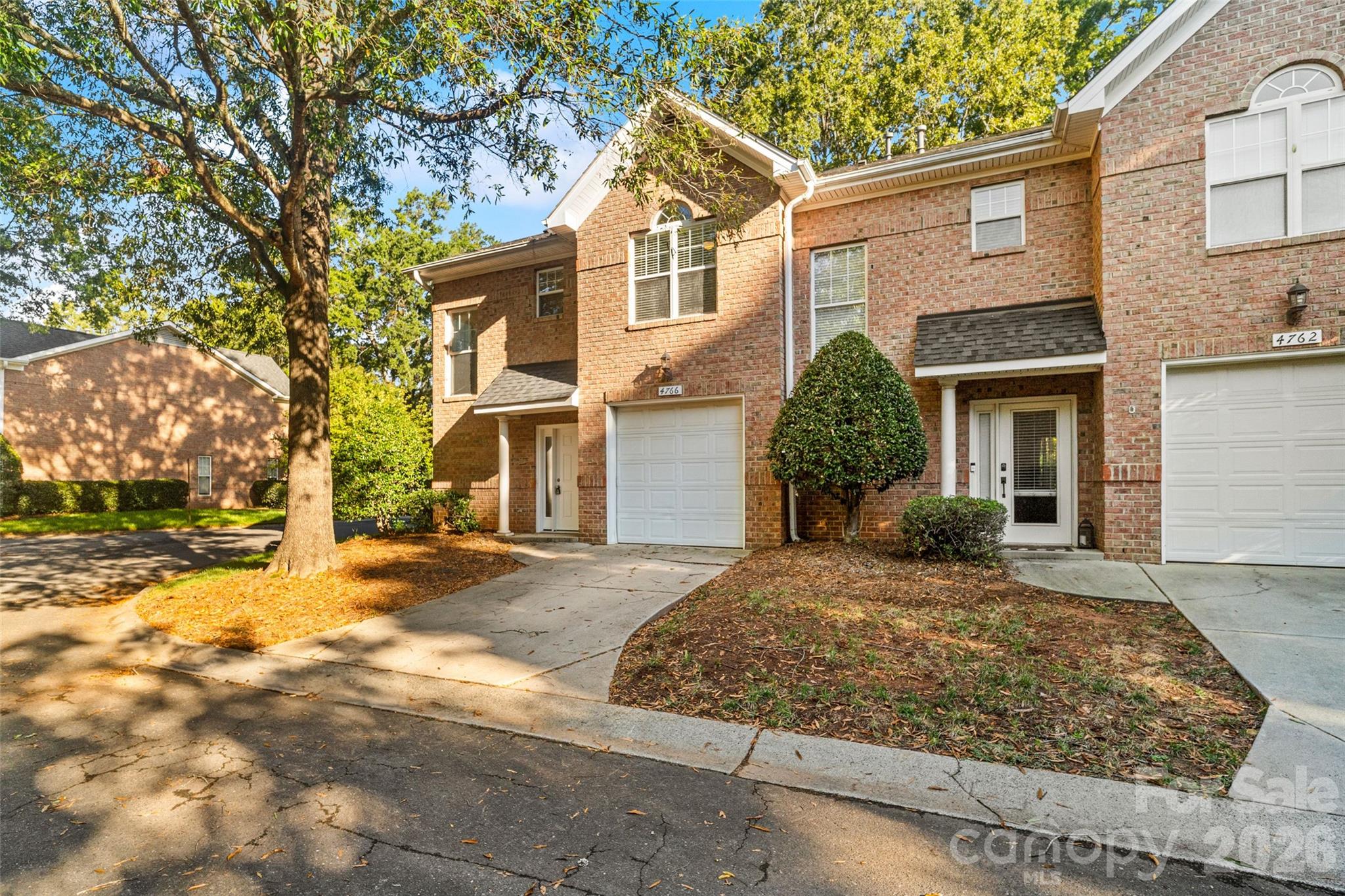4766 Hunter Crest Lane Property Photo 2
