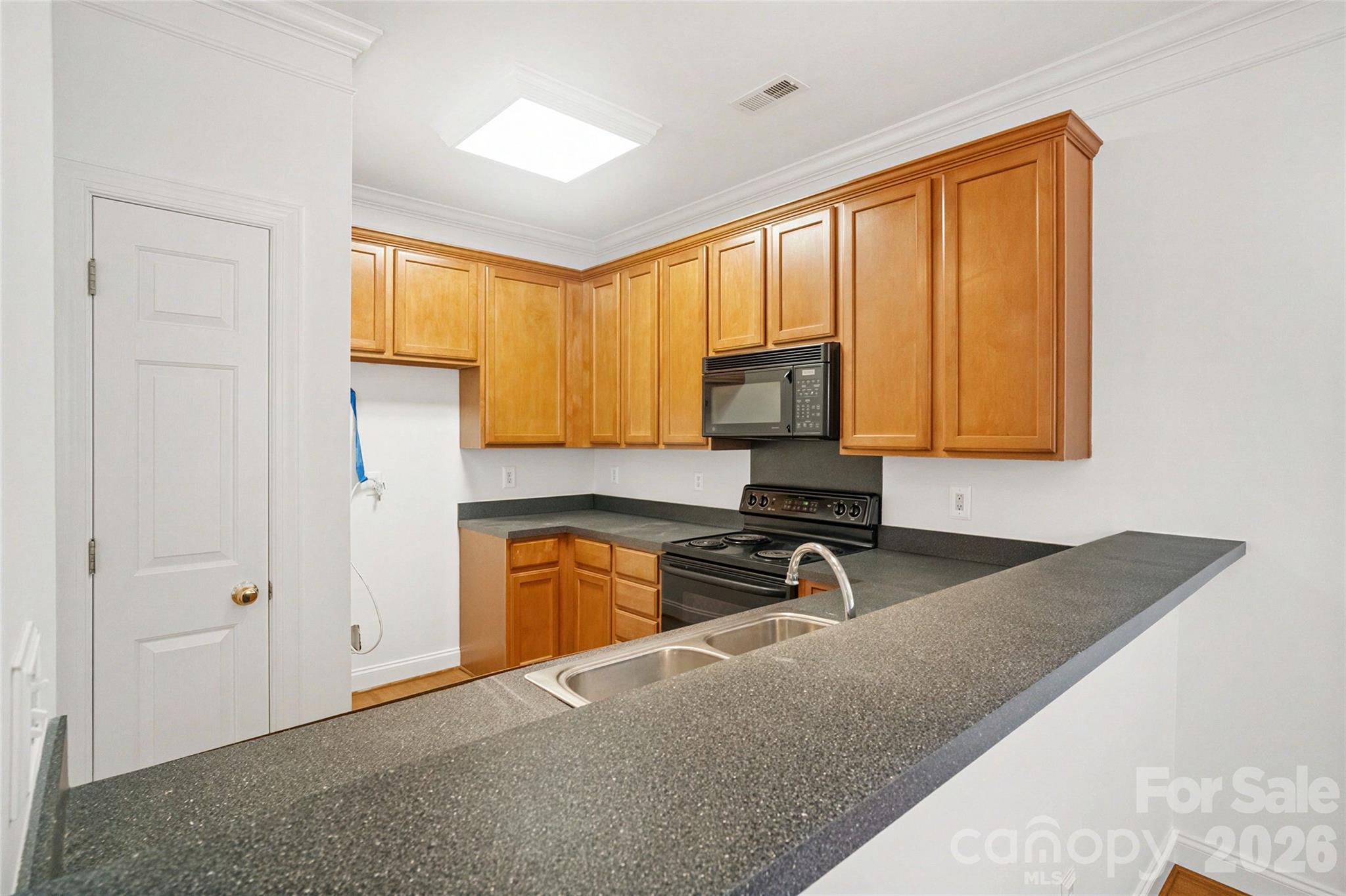 4766 Hunter Crest Lane Property Photo 13