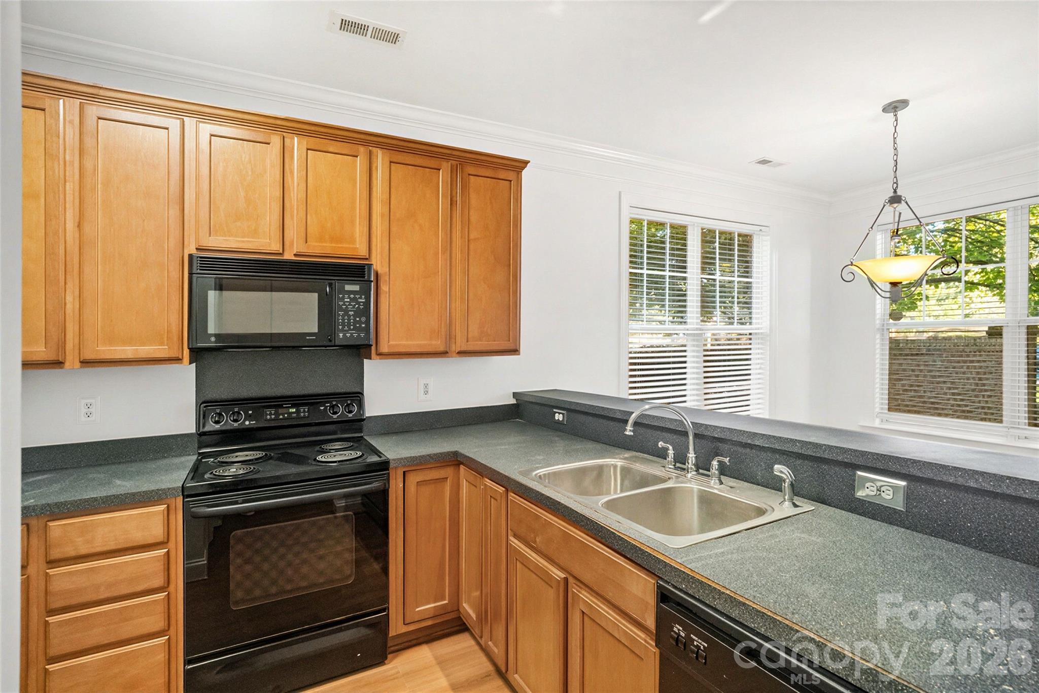 4766 Hunter Crest Lane Property Photo 15