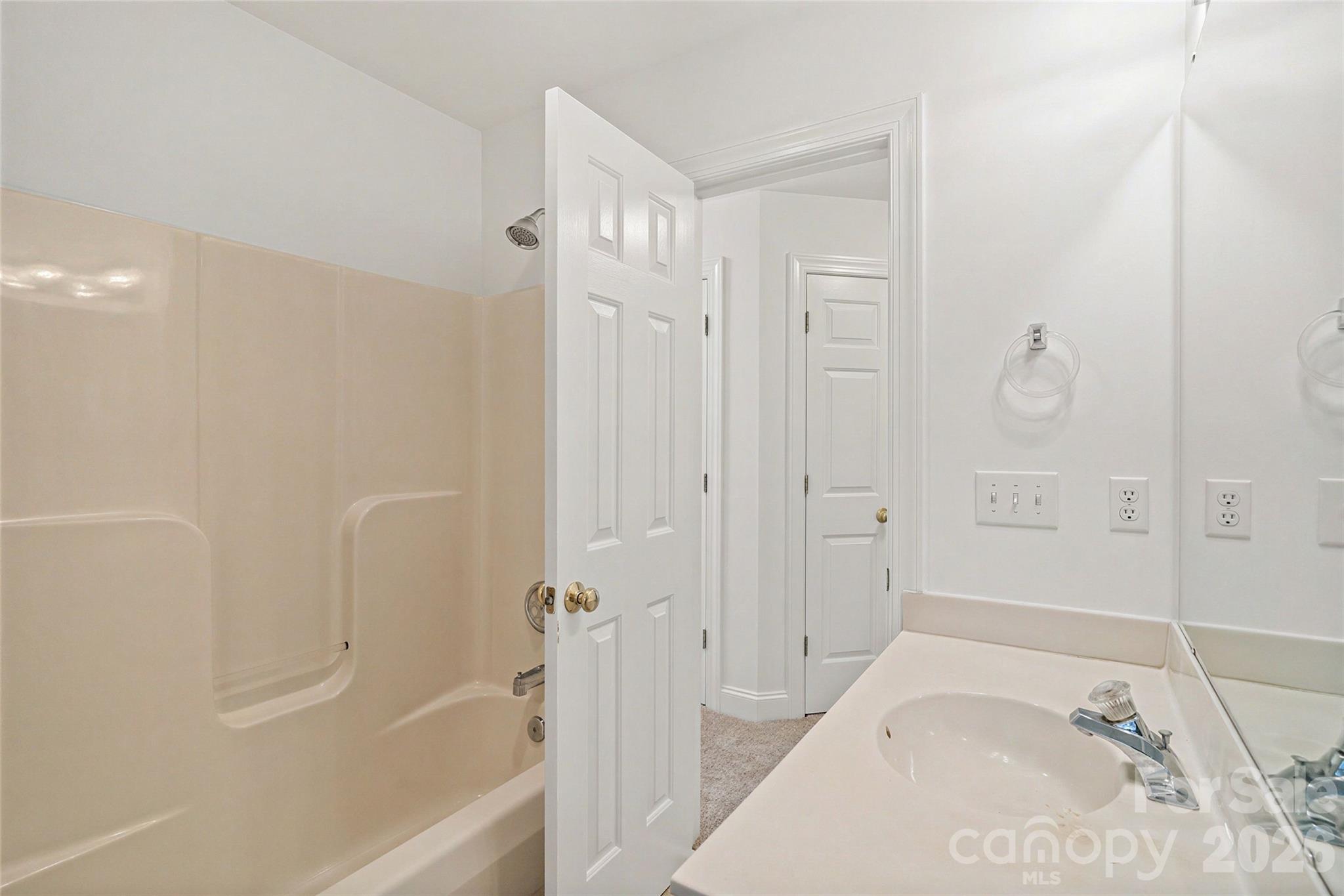 4766 Hunter Crest Lane Property Photo 21