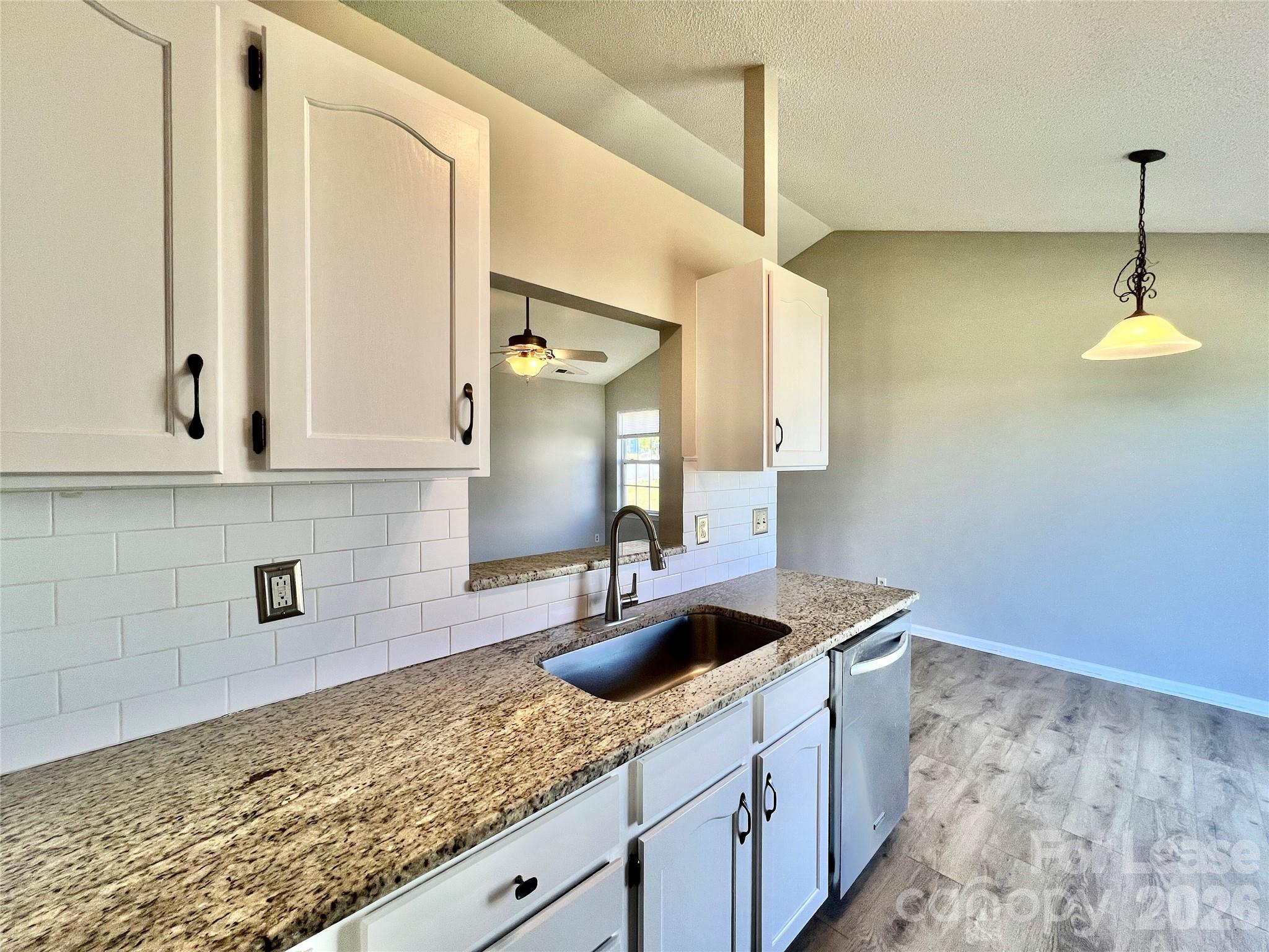 5900 Coral Ridge Lane Property Photo 4
