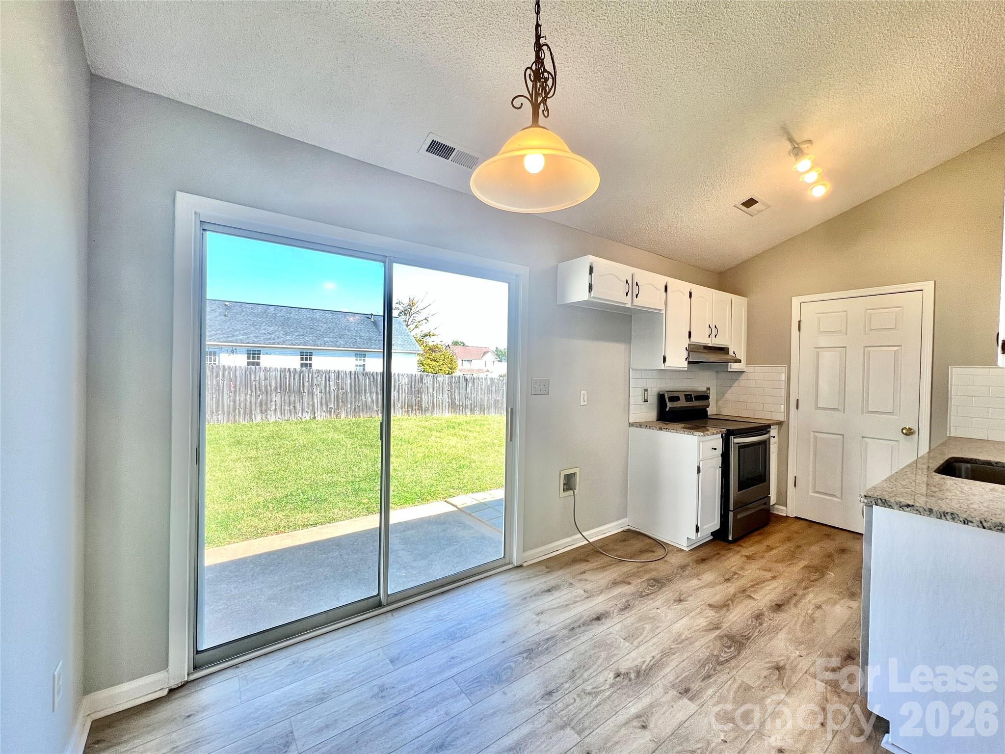 5900 Coral Ridge Lane Property Photo 7