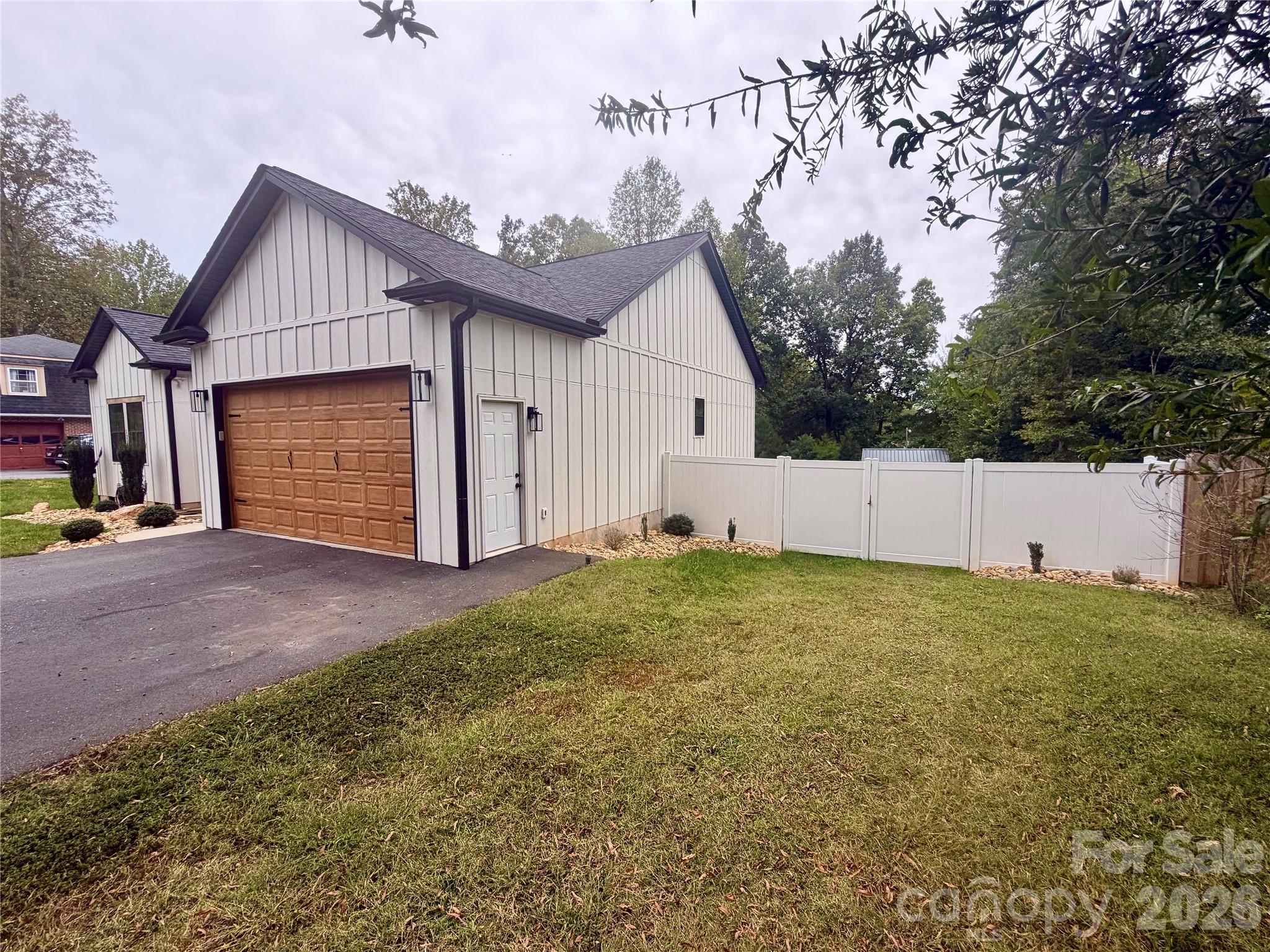 4347 Greenbriar Drive #3 Property Photo 8