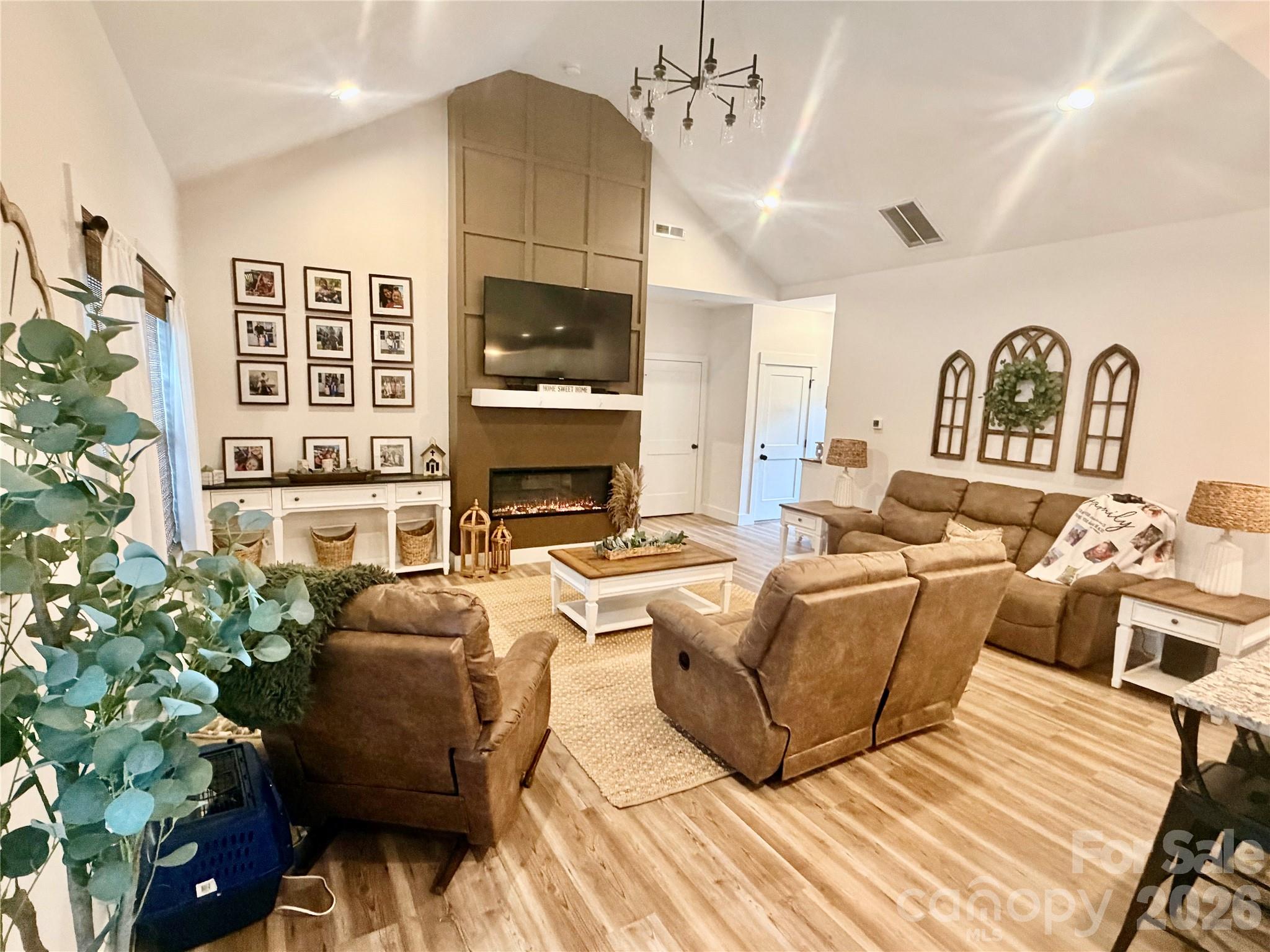 4347 Greenbriar Drive #3 Property Photo 24