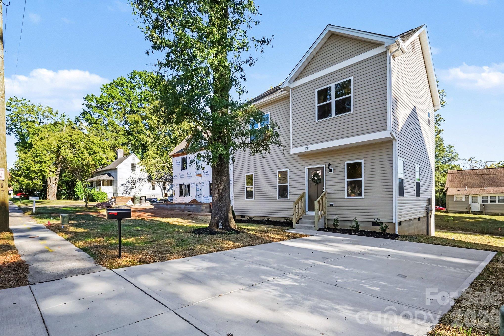 121 Buffalo Avenue Property Photo 1
