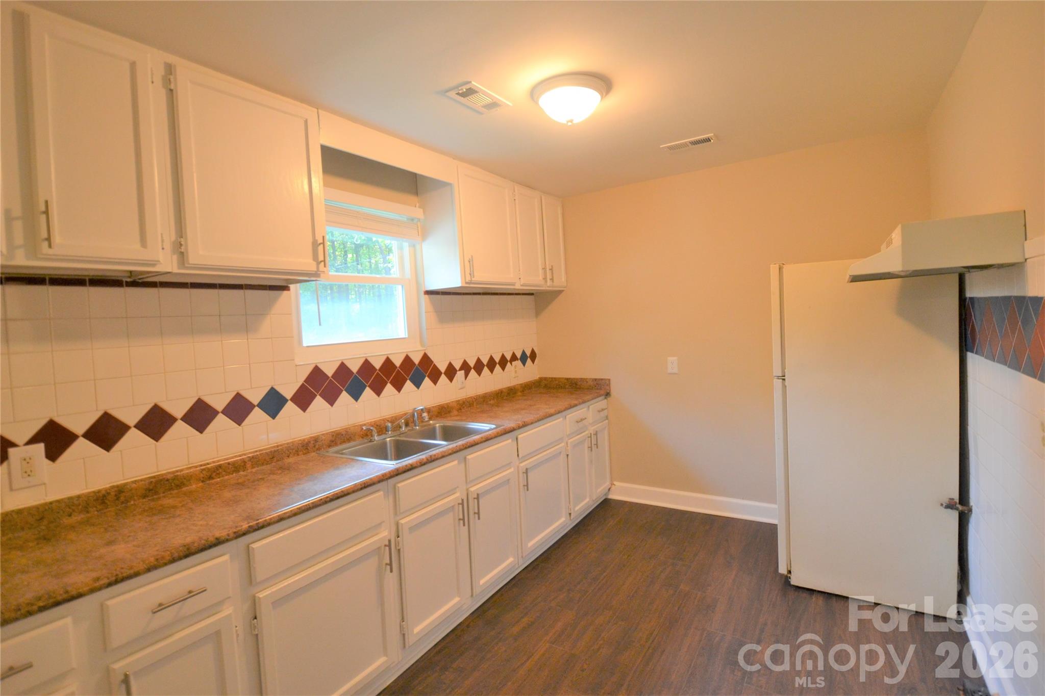 1807 Maribel Avenue Property Photo 6