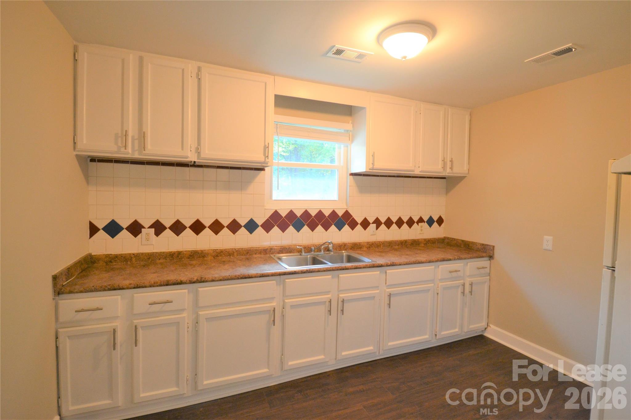 1807 Maribel Avenue Property Photo 7