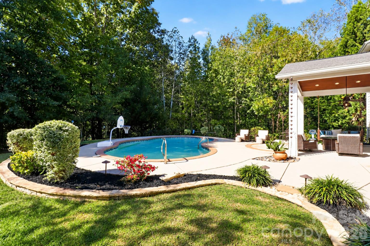1550 Millbridge Parkway Property Photo 1