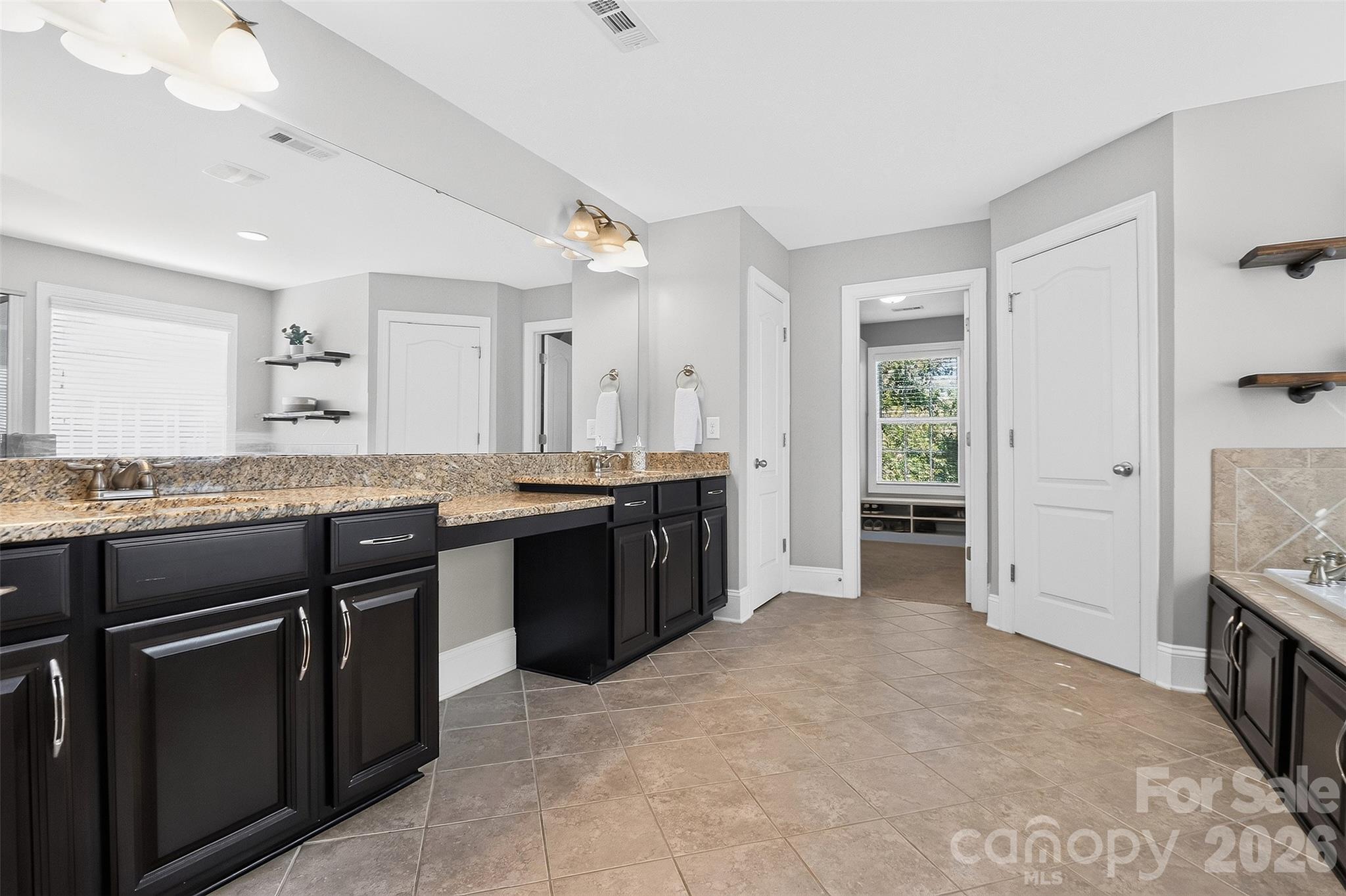 1550 Millbridge Parkway Property Photo 14