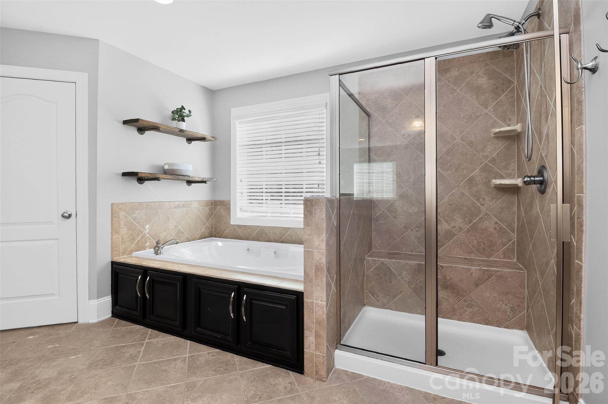 1550 Millbridge Parkway Property Photo 15
