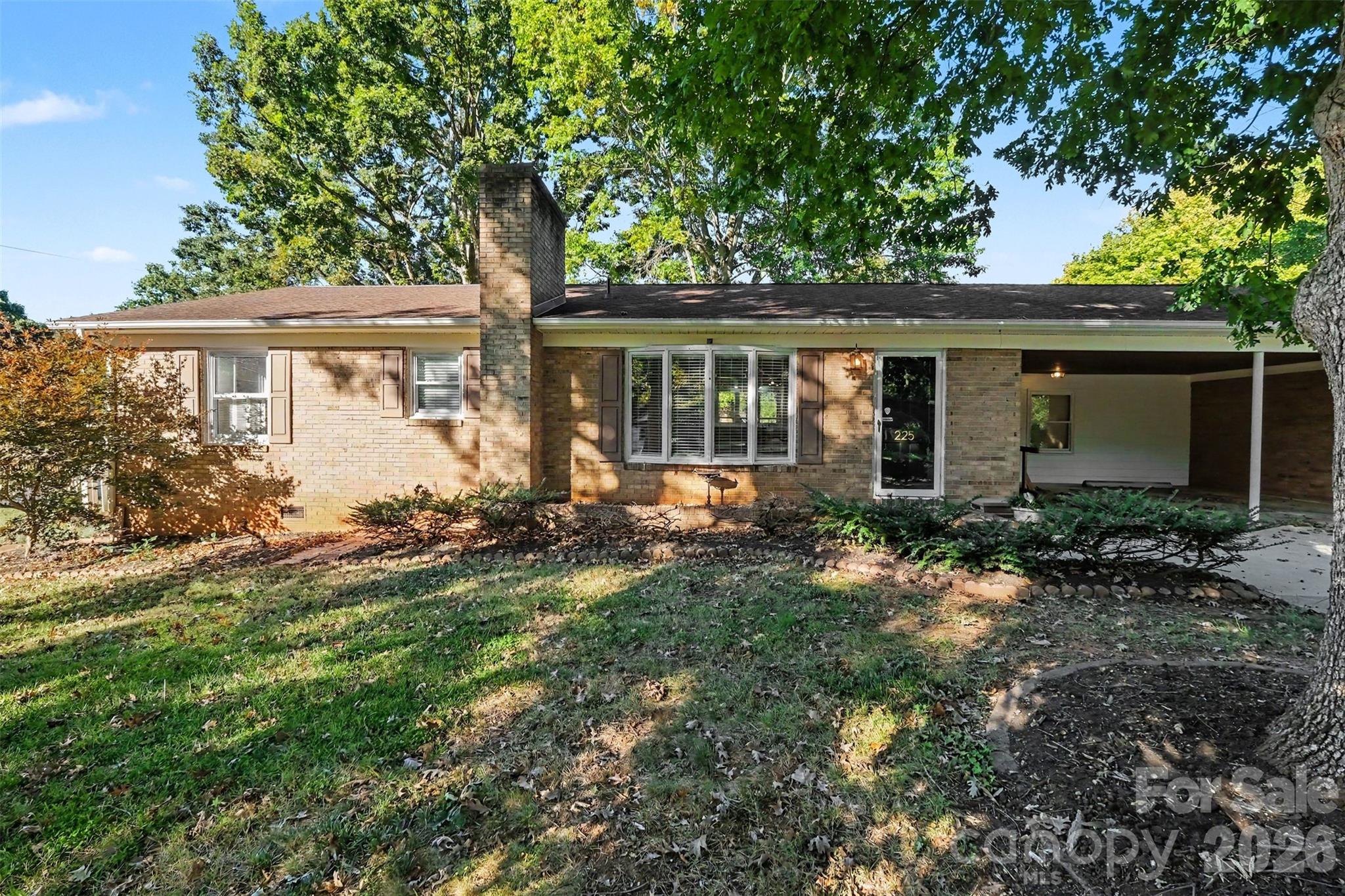 225 Edgewood Drive Property Photo 4