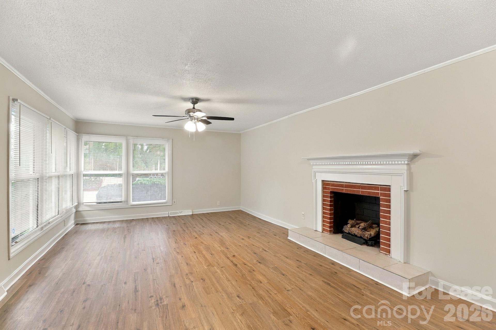 2338 Linwood Road Property Photo 7