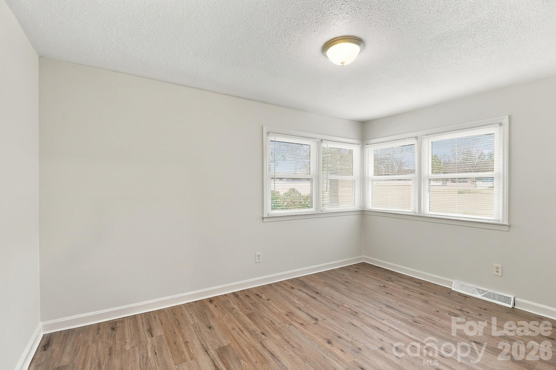 2338 Linwood Road Property Photo 11