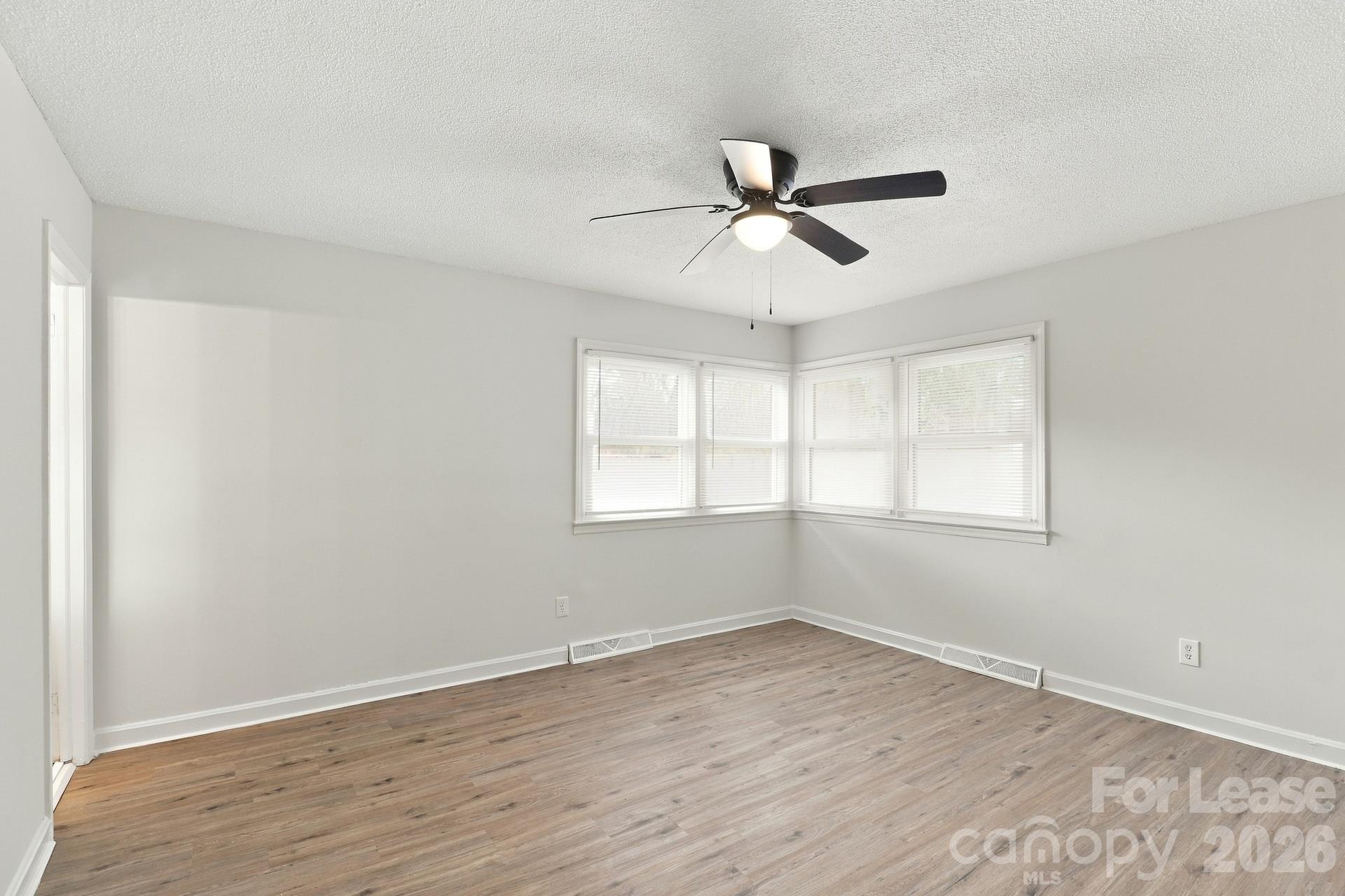 2338 Linwood Road Property Photo 12